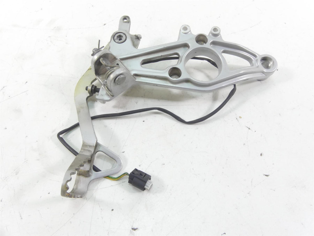 2003 BMW R1150 GS R21 Right Front Rider Footpeg Mount & Brake Pedal 46712335598 {{ shop.shopifyCountryName }} - Mototech271