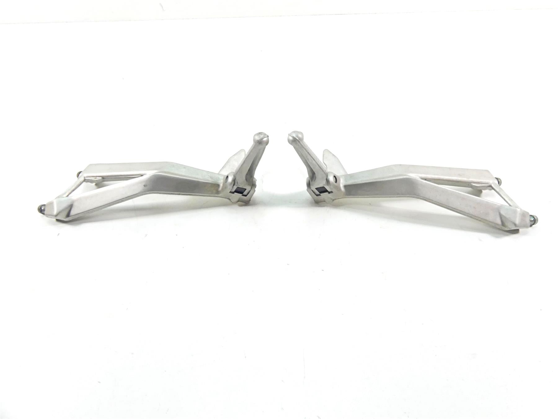 2008 Ducati 848 SBK Rear Passenger Footpeg Foot Peg Set 82411251A 82411241A {{ shop.shopifyCountryName }} - Mototech271