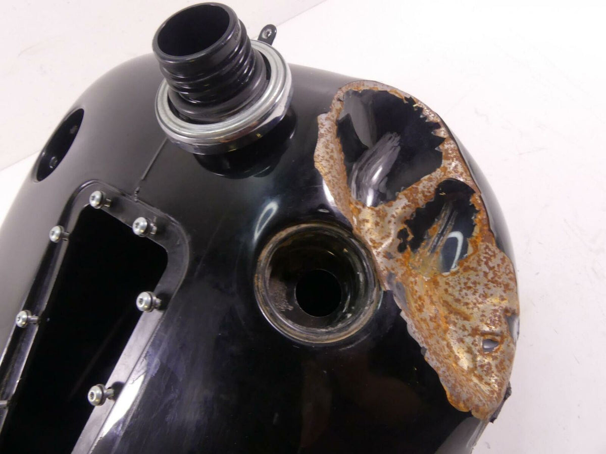 2009 Harley FXCW Softail Rocker Fuel Gas Petrol Tank Reservoir - Dent 62105-08 {{ shop.shopifyCountryName }} - Mototech271