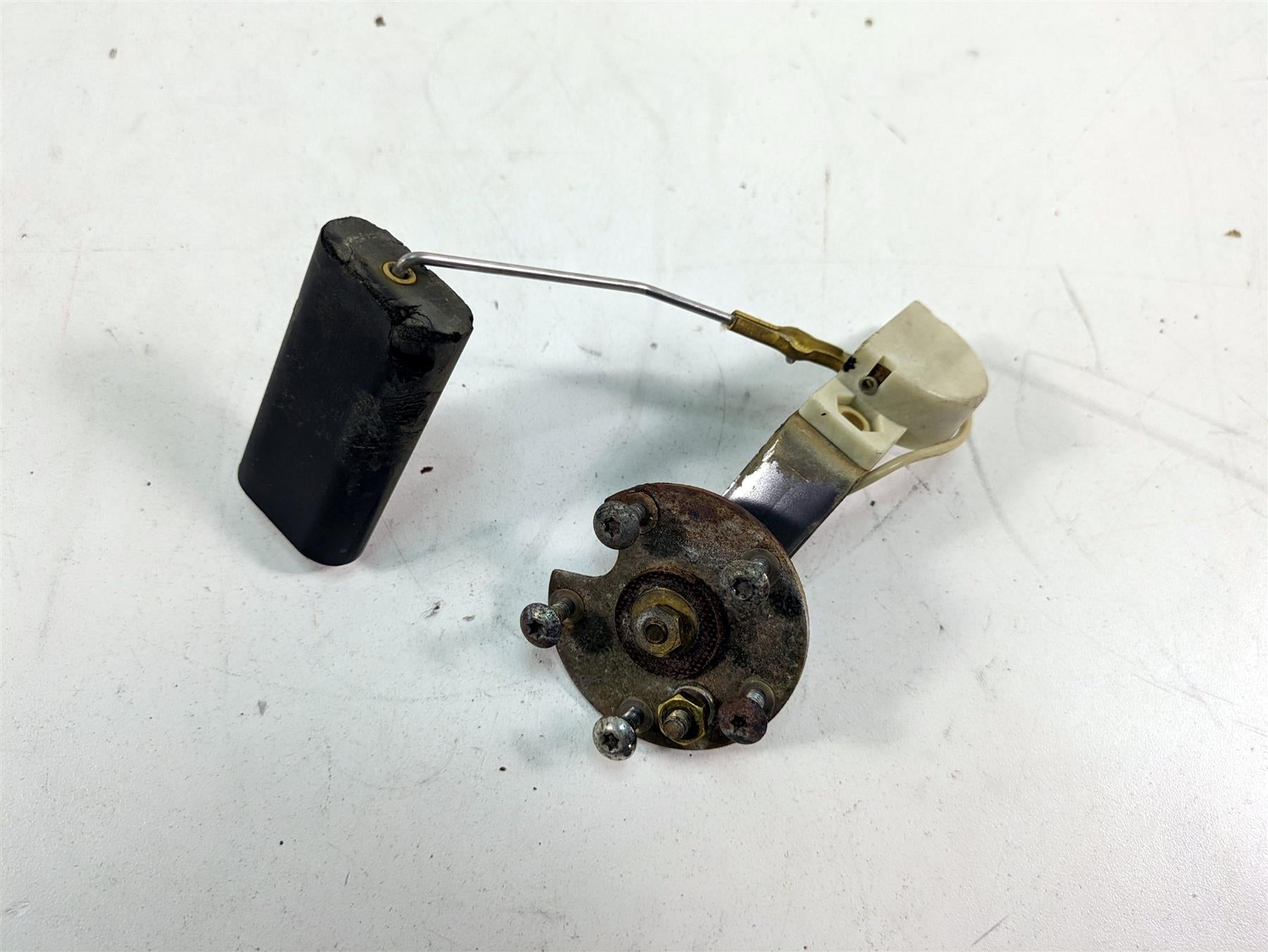2000 Harley Dyna FXDL Low Rider Fuel Gas Petrol Level Sending Unit 75062-90A {{ shop.shopifyCountryName }} - Mototech271