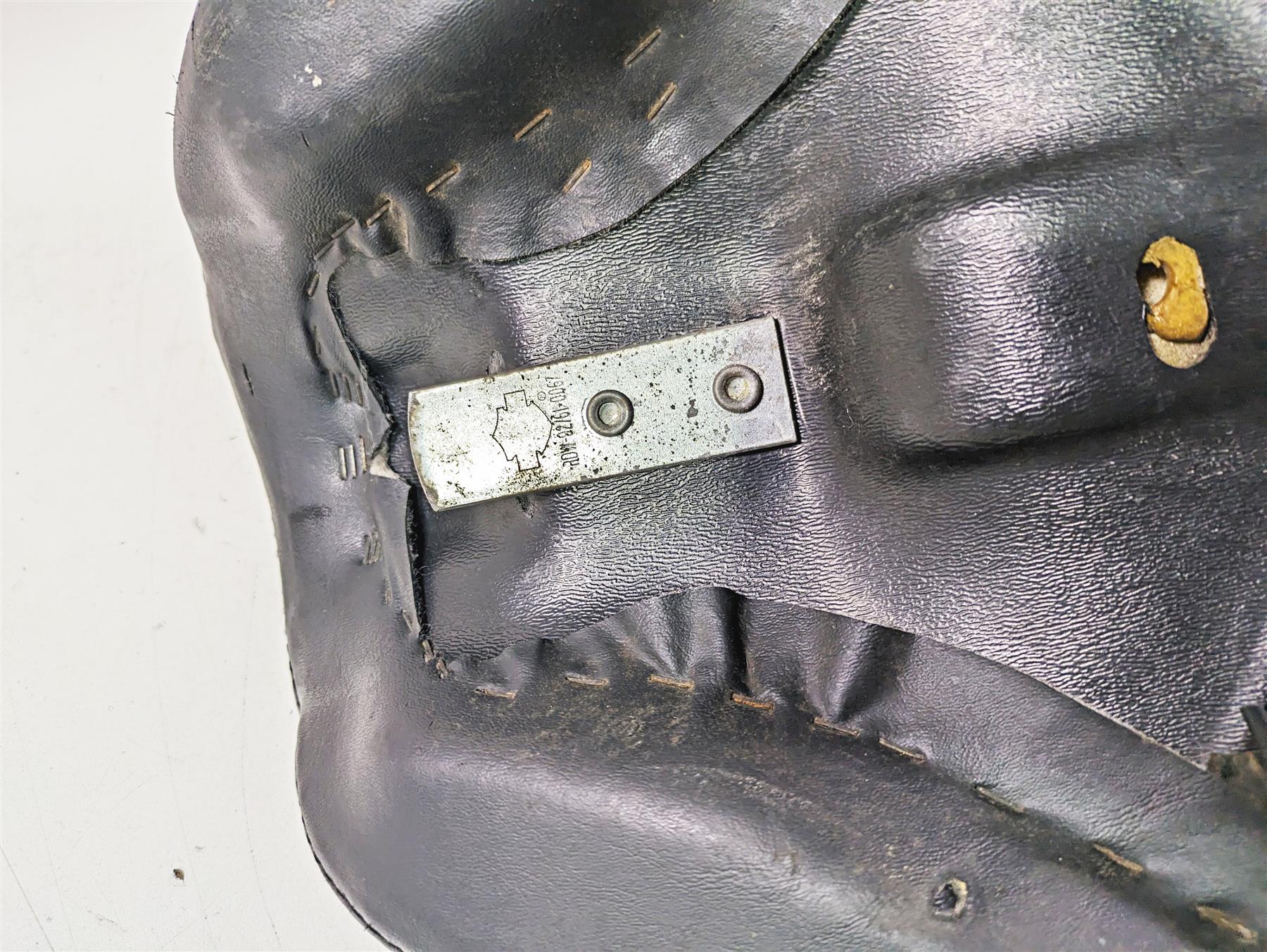 2002 Harley FLSTC Softail Heritage Studded Duo Seat Saddle {{ shop.shopifyCountryName }} - Mototech271