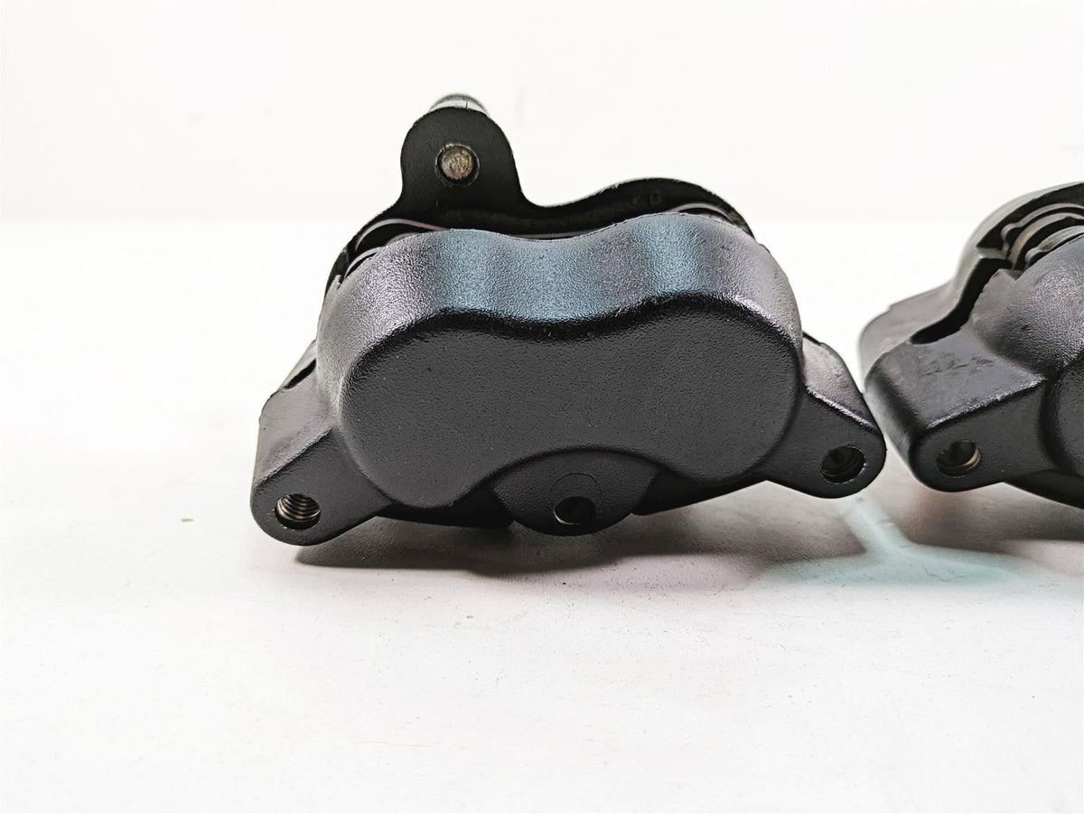 2009 Harley FXDF Dyna Fat Bob Front Brake Caliper Set 44046-08 44487-08 {{ shop.shopifyCountryName }} - Mototech271