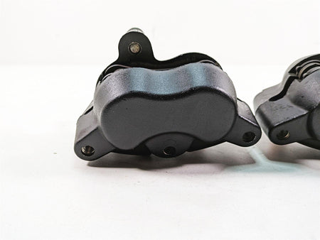 2009 Harley FXDF Dyna Fat Bob Front Brake Caliper Set 44046-08 44487-08 {{ shop.shopifyCountryName }} - Mototech271