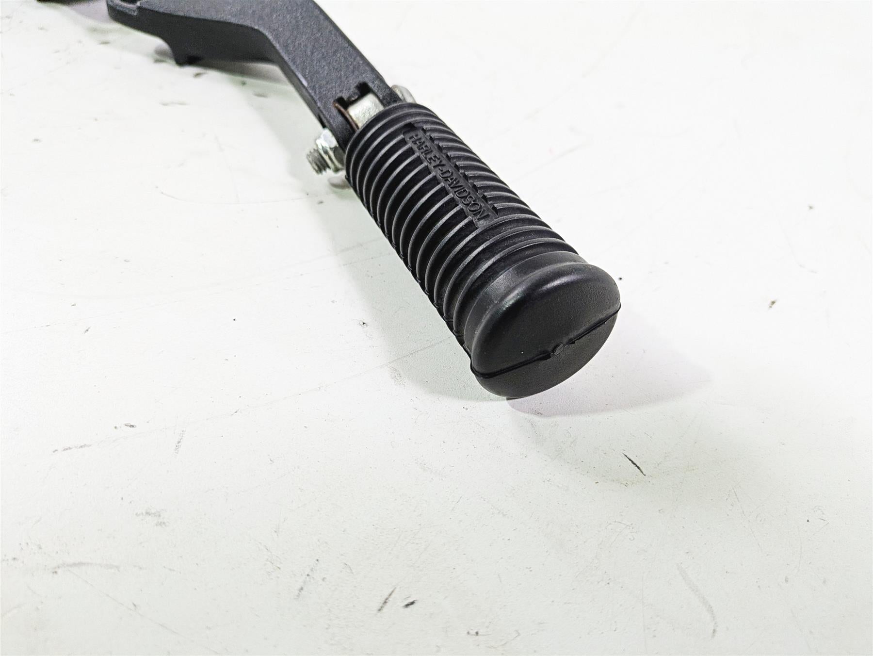 2015 Harley FXDL Dyna Low Rider Passenger Footpeg Foot Pegs 49224-06 49230-06 {{ shop.shopifyCountryName }} - Mototech271