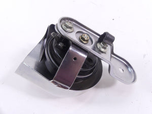 2004 Harley Touring FLHRSI Road King Horn With Chrome Cover 61300478A | Mototech271