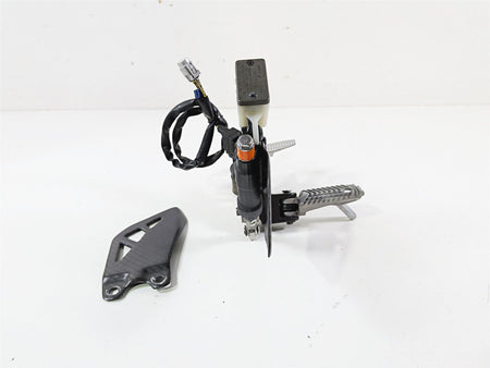 2022 Kawasaki ZX10R ZX1000 Ninja Right Foot Peg & Brake Pedal Master 35063-1522 {{ shop.shopifyCountryName }} - Mototech271