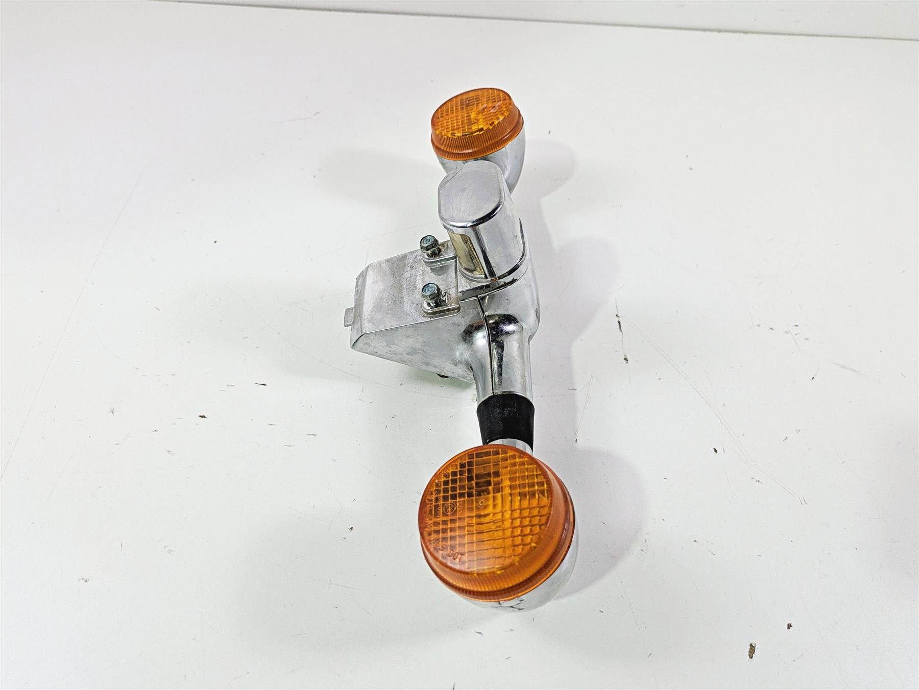 2000 Honda VT1100 Shadow Sabre Rear Blinker Turn Signal Bar 33600-MBA-613 {{ shop.shopifyCountryName }} - Mototech271