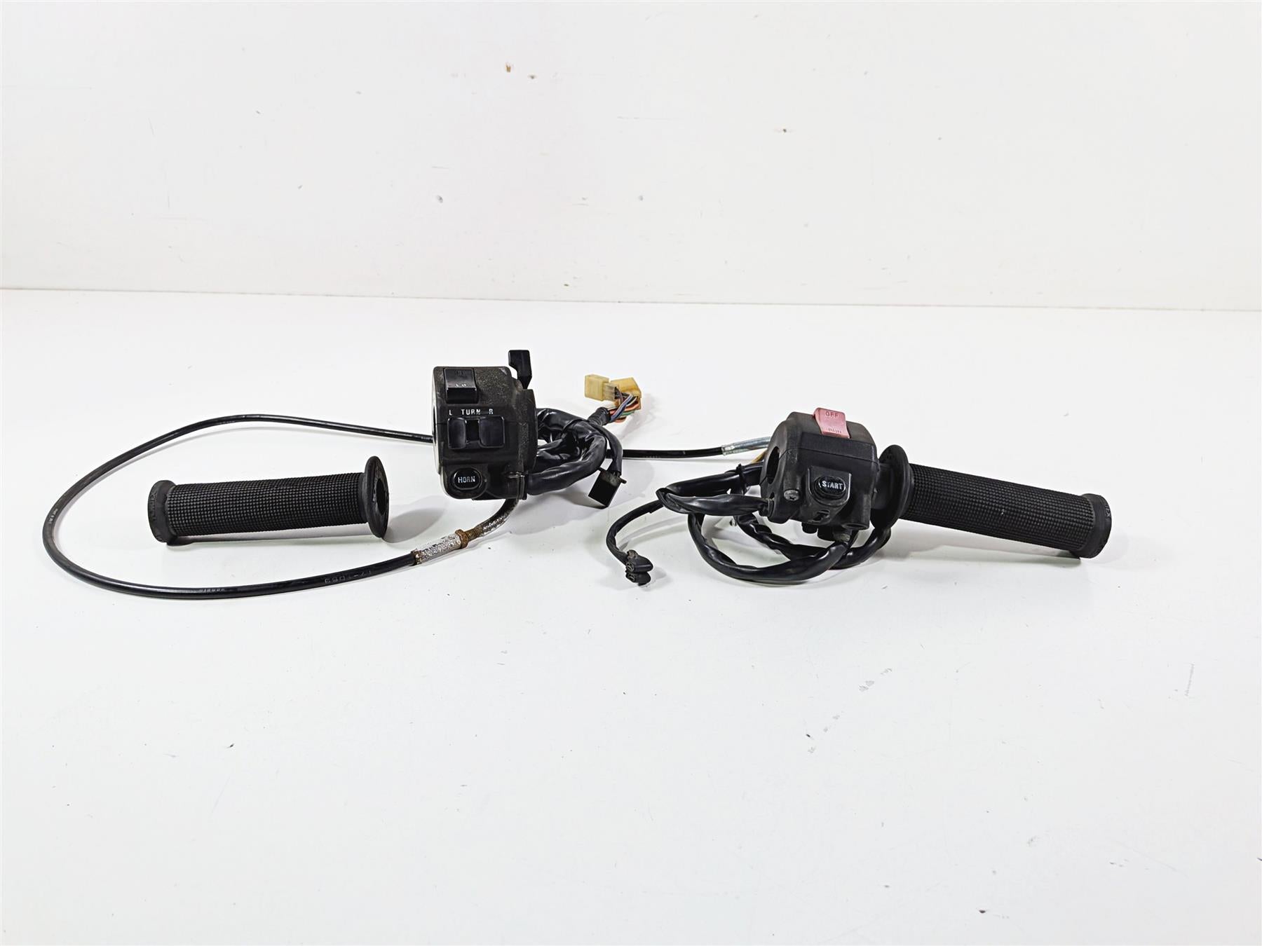 1989 Kawasaki VN750 Vulcan Left Right Hand Control Switch 46091-1372 46091-1514 {{ shop.shopifyCountryName }} - Mototech271