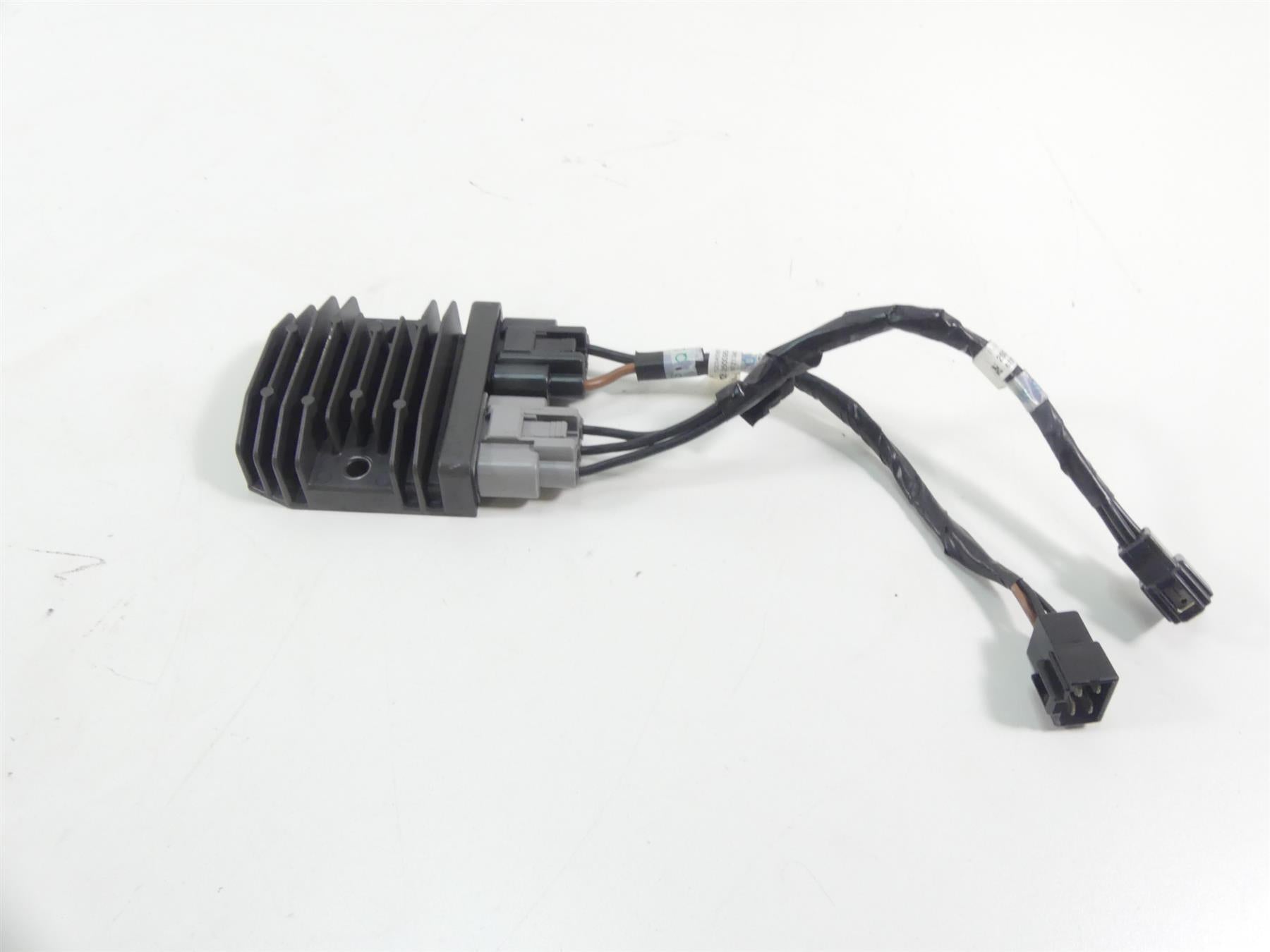 2015 Triumph 1050 Speed Triple R Rectifier Voltage Regulator T1300675 FH020AA {{ shop.shopifyCountryName }} - Mototech271