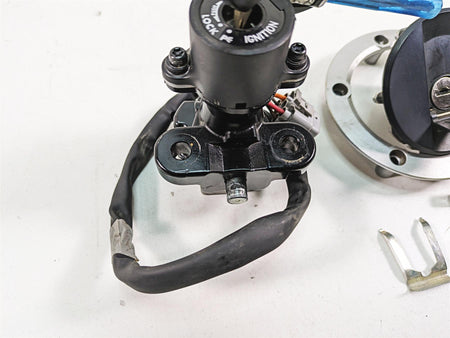 2022 Suzuki GSXR 750 Ignition Switch Key Seat Lock Gas Cap Set 37100-41G11 {{ shop.shopifyCountryName }} - Mototech271