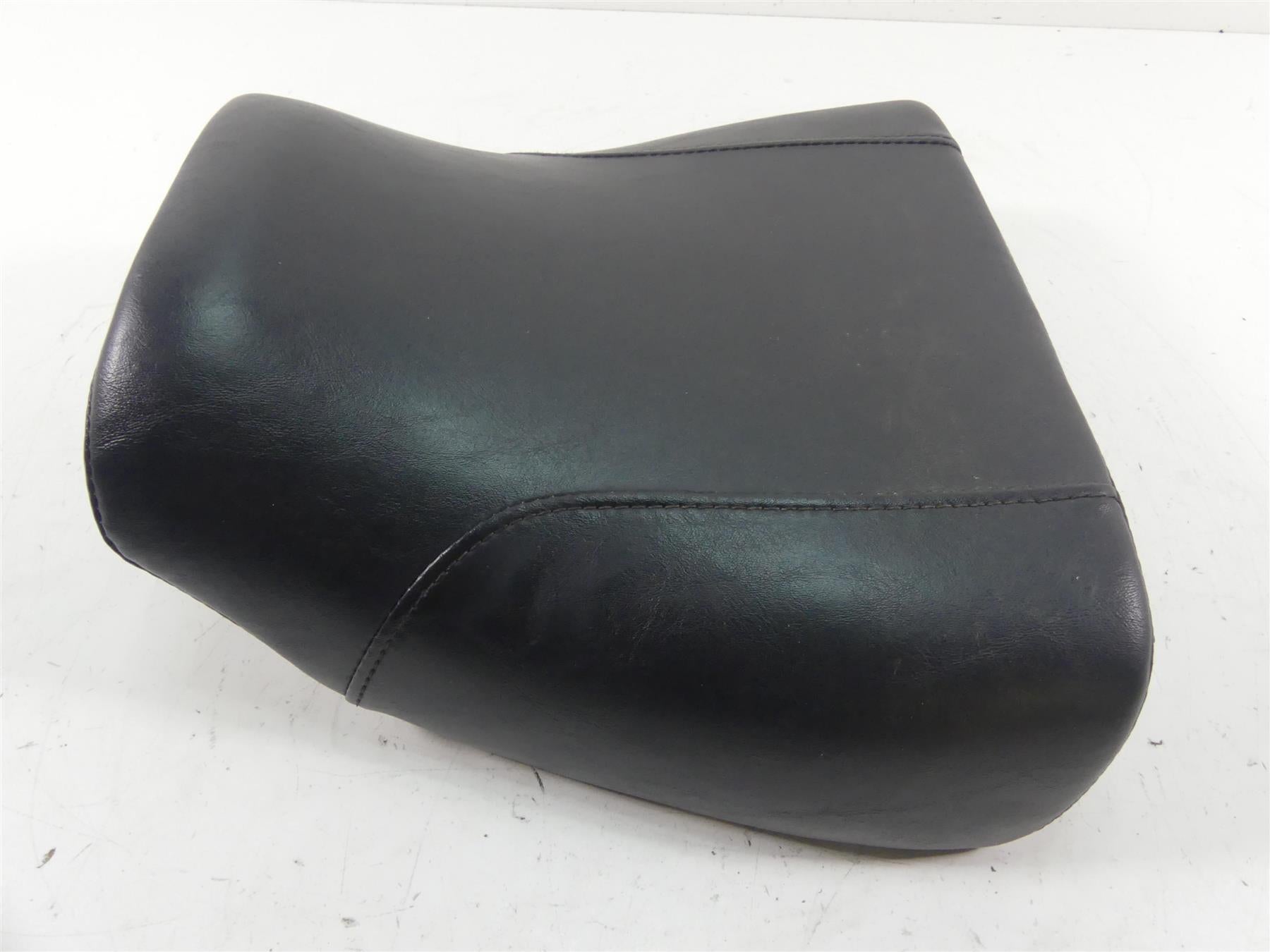 2012 Harley VRSCF Muscle Rod Front Rider Driver Seat Saddle - No Tears 52433-09 {{ shop.shopifyCountryName }} - Mototech271