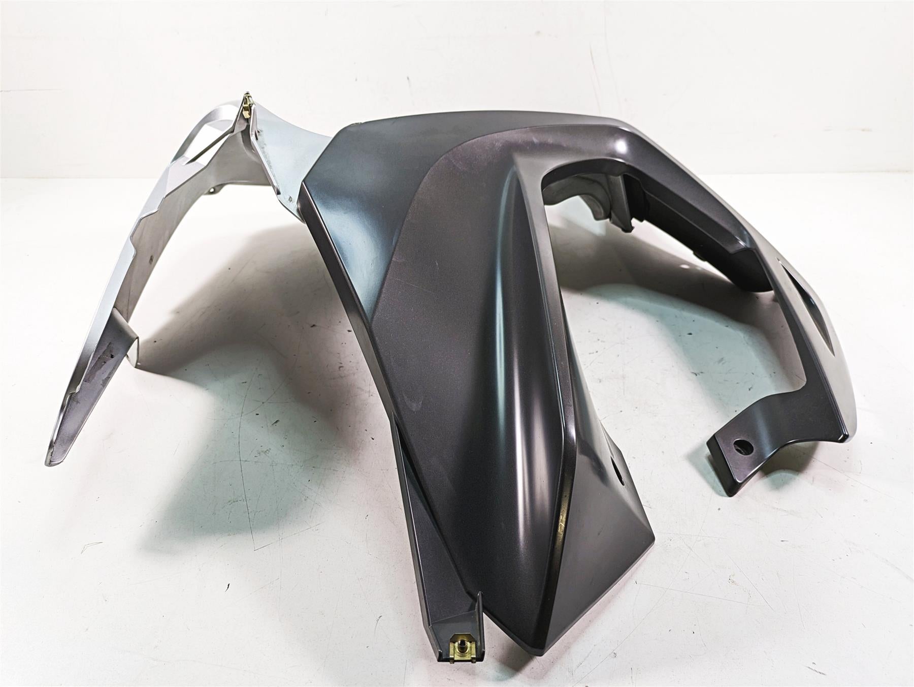 2007 BMW R1200RT K26 Main Left Tank Fairing Cover 46637681055 46637681049 {{ shop.shopifyCountryName }} - Mototech271