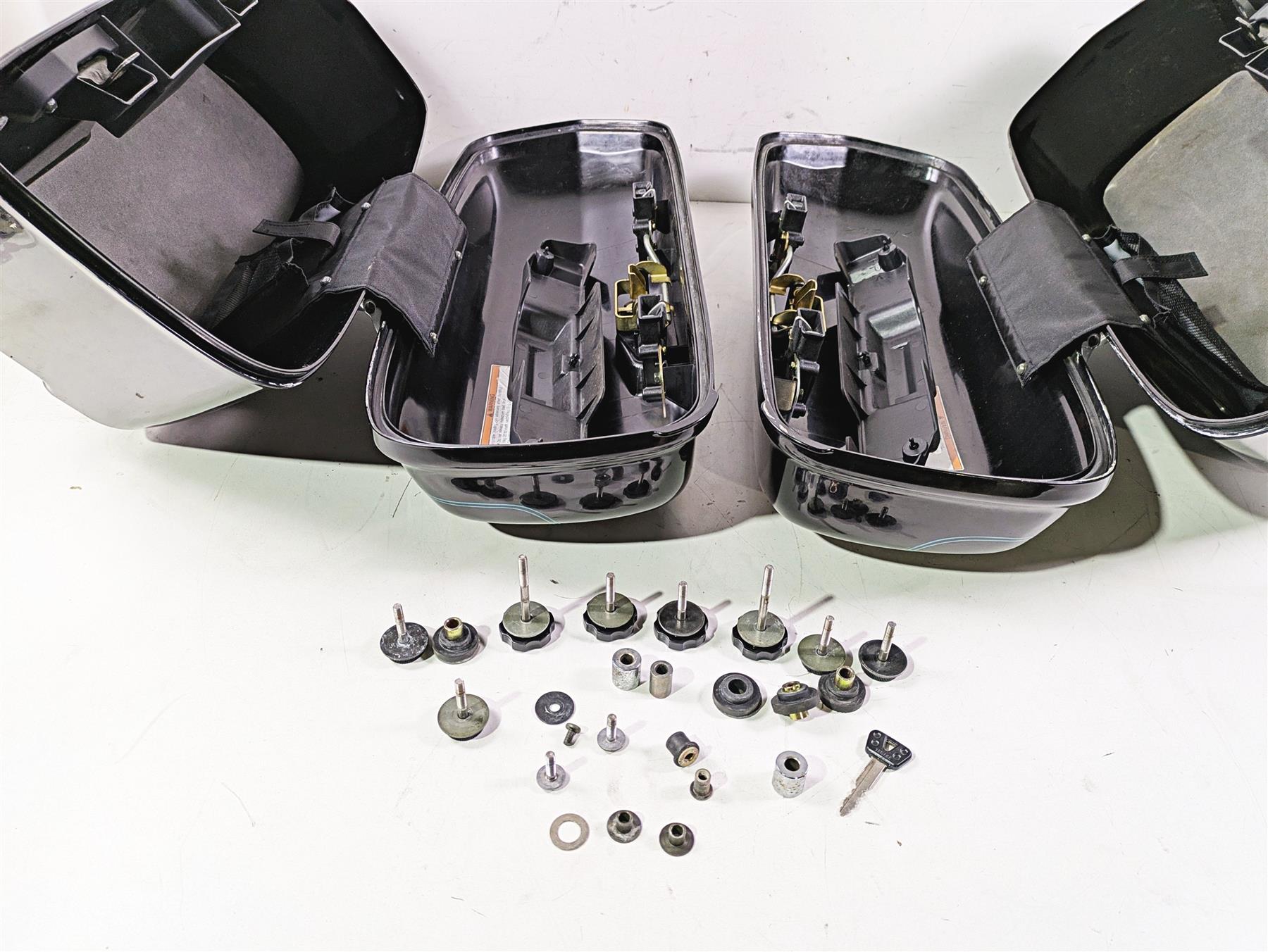 2004 Yamaha XVZ1300 Royal Star Left Right Saddlebag Set 4XY-Y2843-1C-P0 {{ shop.shopifyCountryName }} - Mototech271