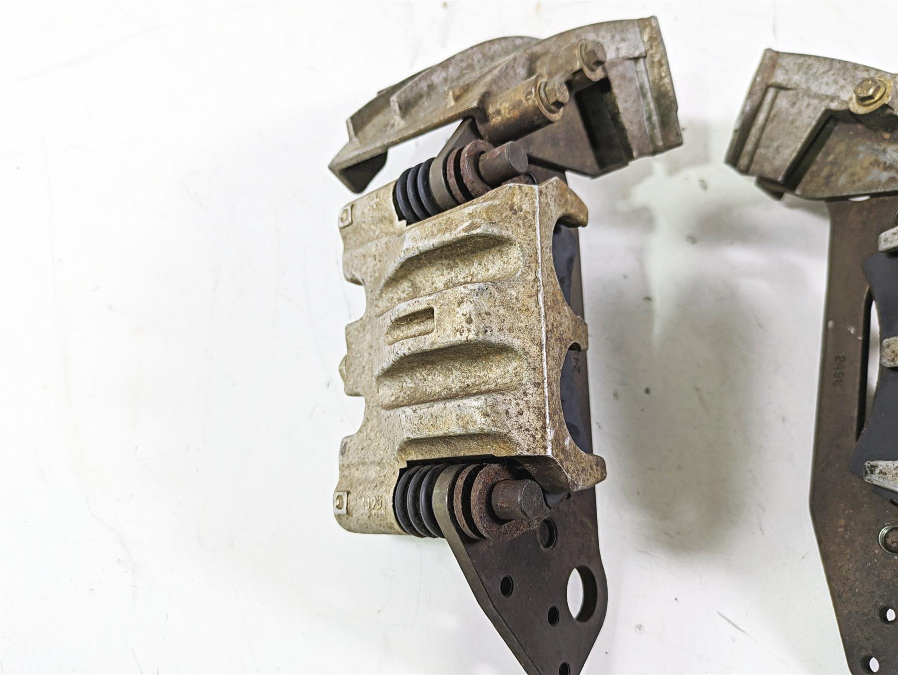 2020 Polaris RZR XP 1000 EPS Front Brake Caliper Set L 1912255 R 1912256 {{ shop.shopifyCountryName }} - Mototech271