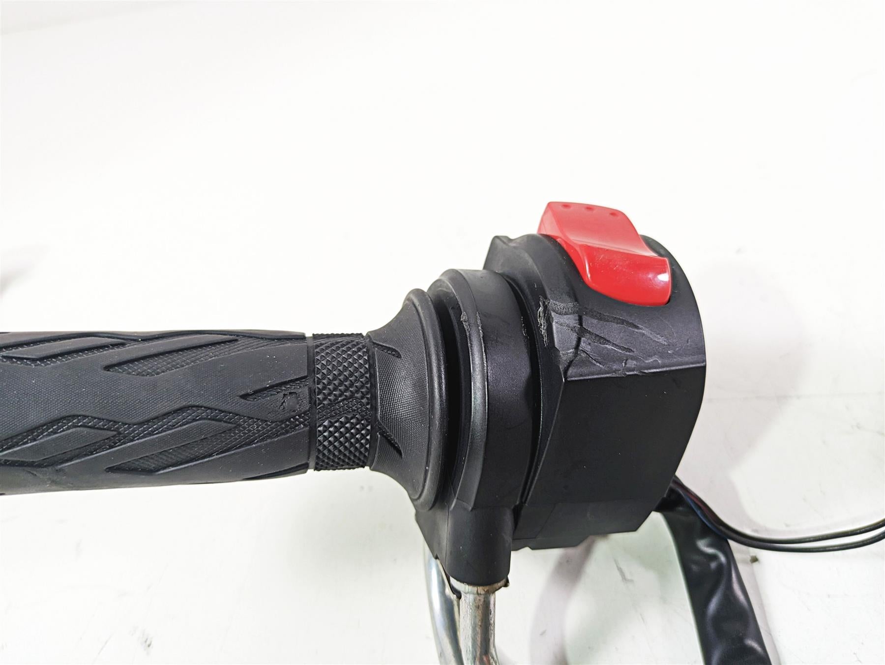 2018 Suzuki GSX1300 R Hayabusa Right Hand Throttle Control Switch 37200-15H10 {{ shop.shopifyCountryName }} - Mototech271