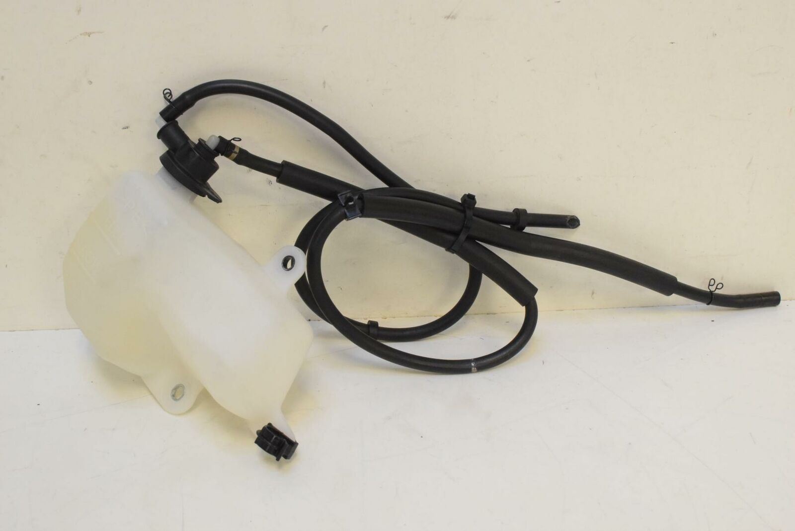 2018 Yamaha XT1200 Z Super Tenere Radiator Water Coolant Reservoir 23P-21871-00 {{ shop.shopifyCountryName }} - Mototech271