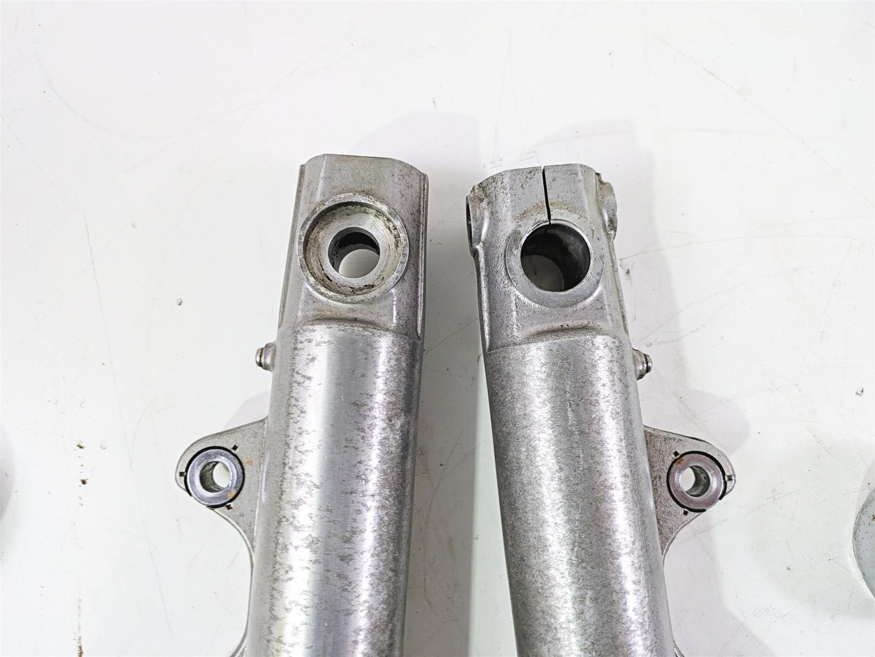 1999 Harley Dyna FXDL Low Rider Dual Caliper Lower Fork Tubes 45949-92 45952-90 {{ shop.shopifyCountryName }} - Mototech271