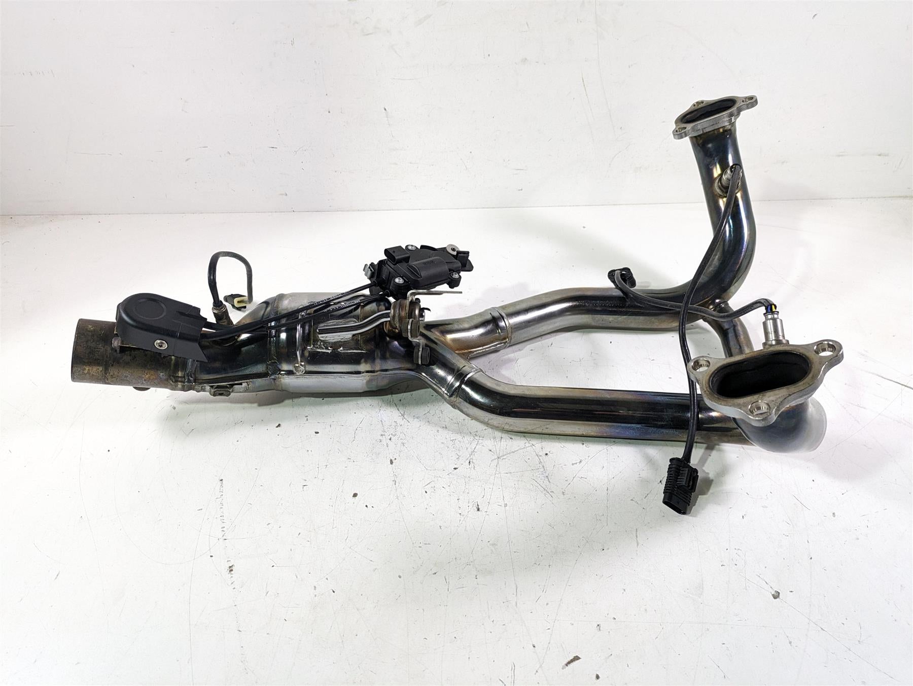 2022 BMW R1250 RT K052 Chrome Exhaust Pipe Header & Actuator 18518559520 {{ shop.shopifyCountryName }} - Mototech271