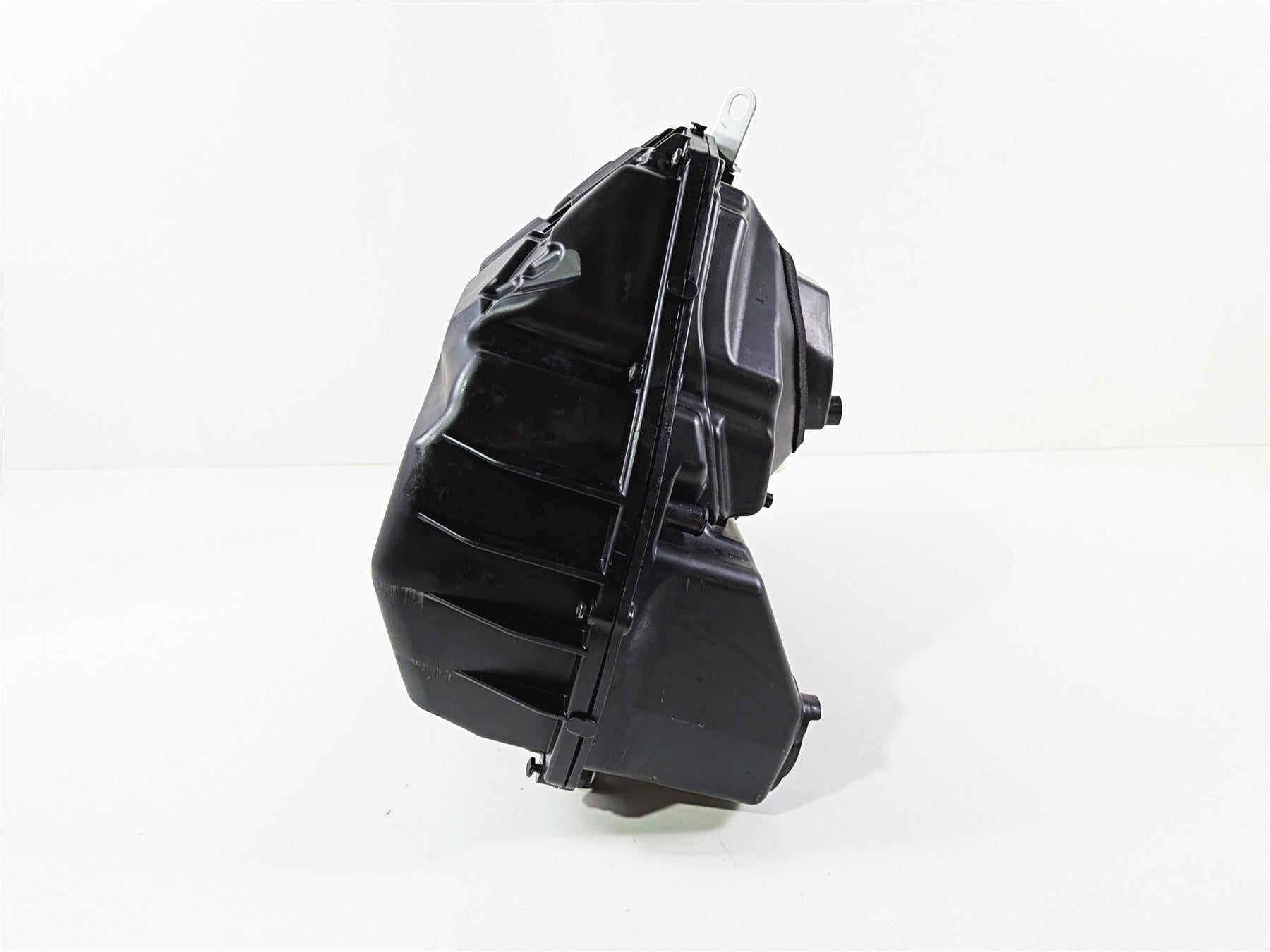 2024 Yamaha YZF R1 RN65 Air Box Cleaner & Injectors B3L-14411-00-00 {{ shop.shopifyCountryName }} - Mototech271