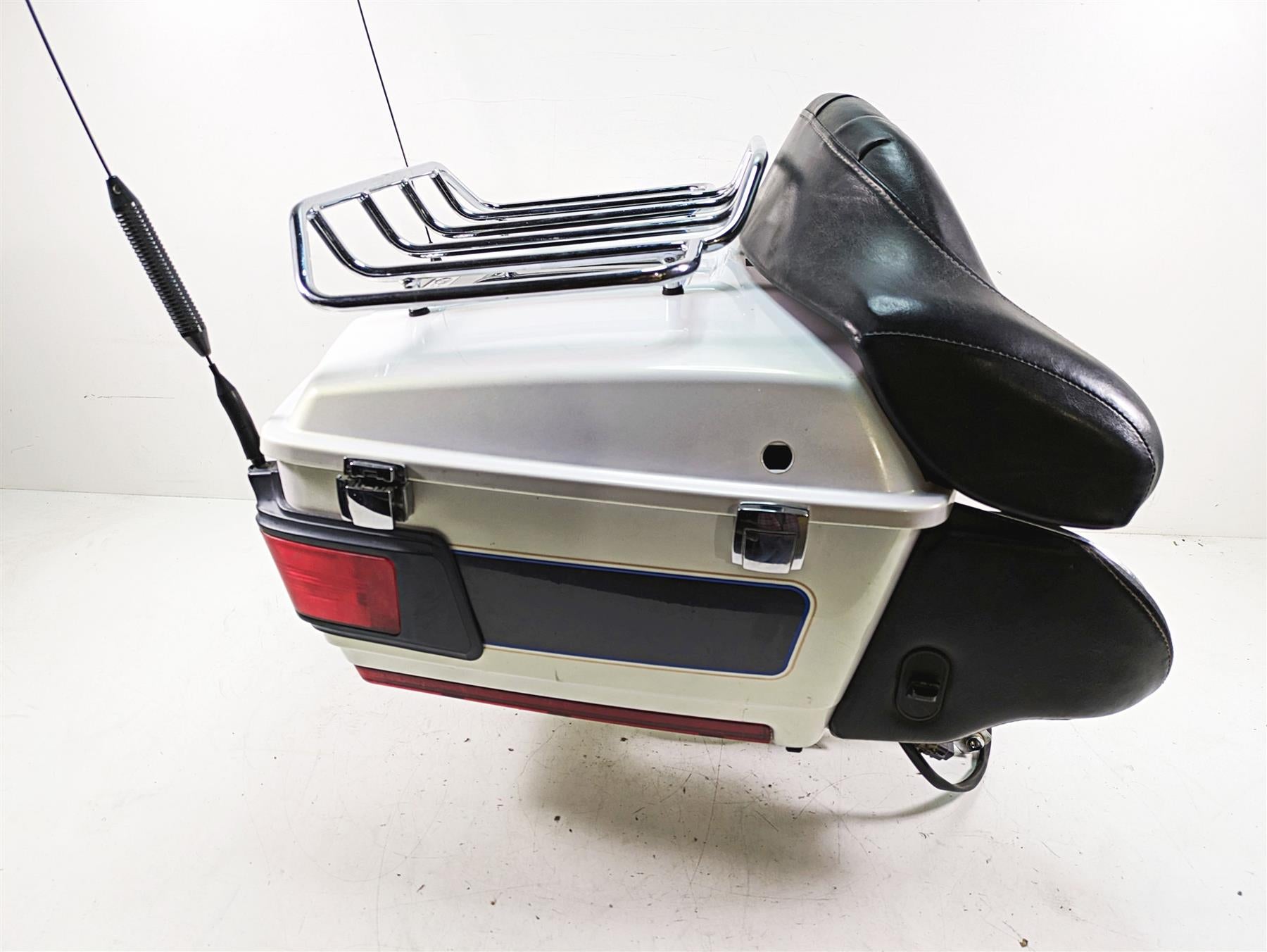 2008 Harley FLHTCU Electra Glide Rear Trunk Tour Pak Speaker Set - Read 53217-08