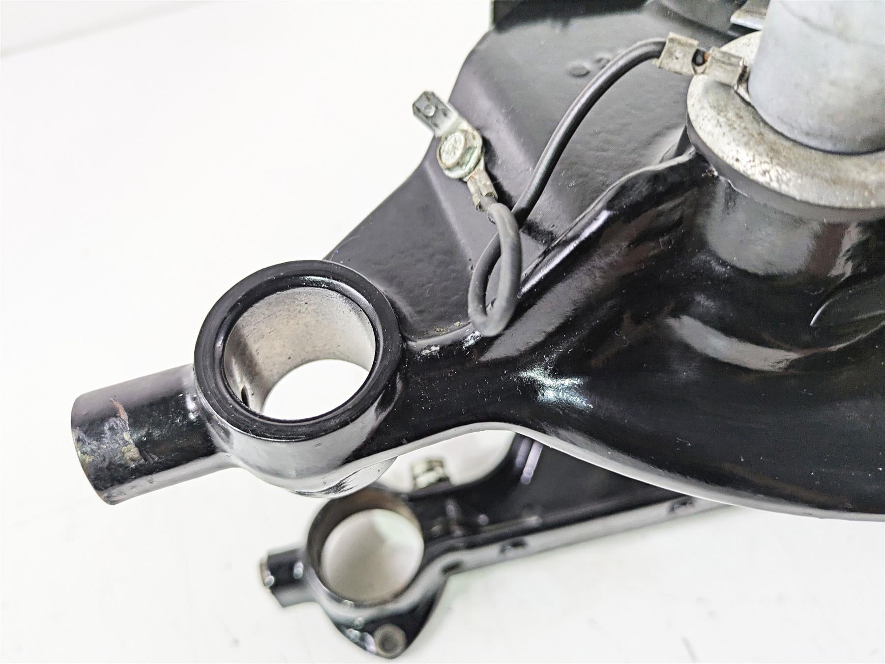 2003 Harley Touring FLHTCUI E-Glide 100th Upper Lower Triple Tree Set 45446-87A {{ shop.shopifyCountryName }} - Mototech271