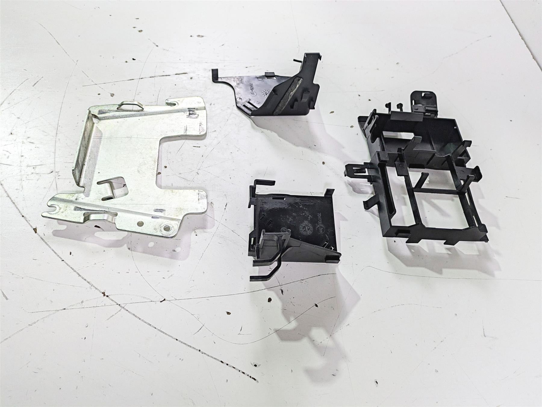 2012 Harley VRSCF Muscle V Rod Electrical Battery Holder Stay Set 70393-07 {{ shop.shopifyCountryName }} - Mototech271