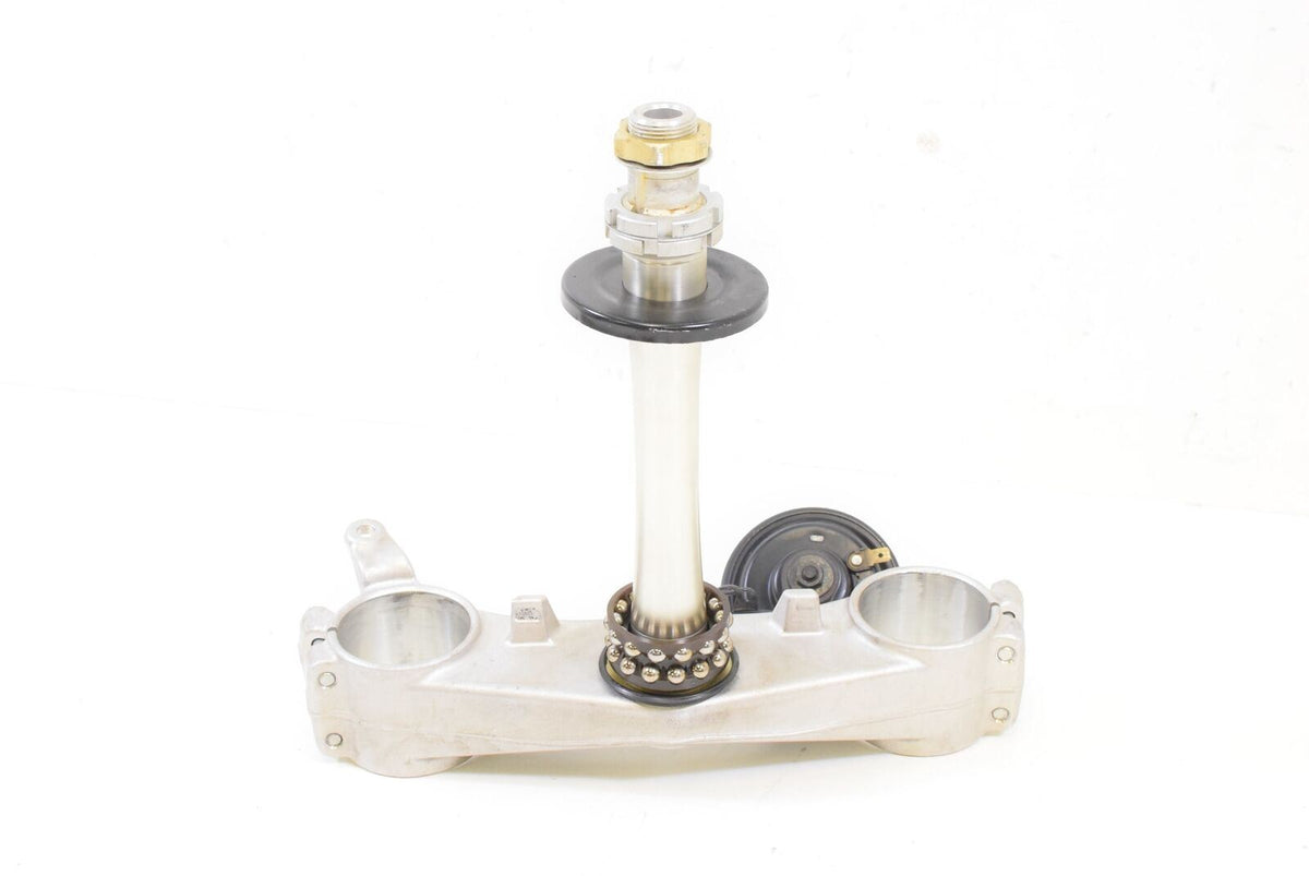 2015 Suzuki GSXR1300R Hayabusa Lower Triple Tree Steering Clamp 51410-24F50 {{ shop.shopifyCountryName }} - Mototech271