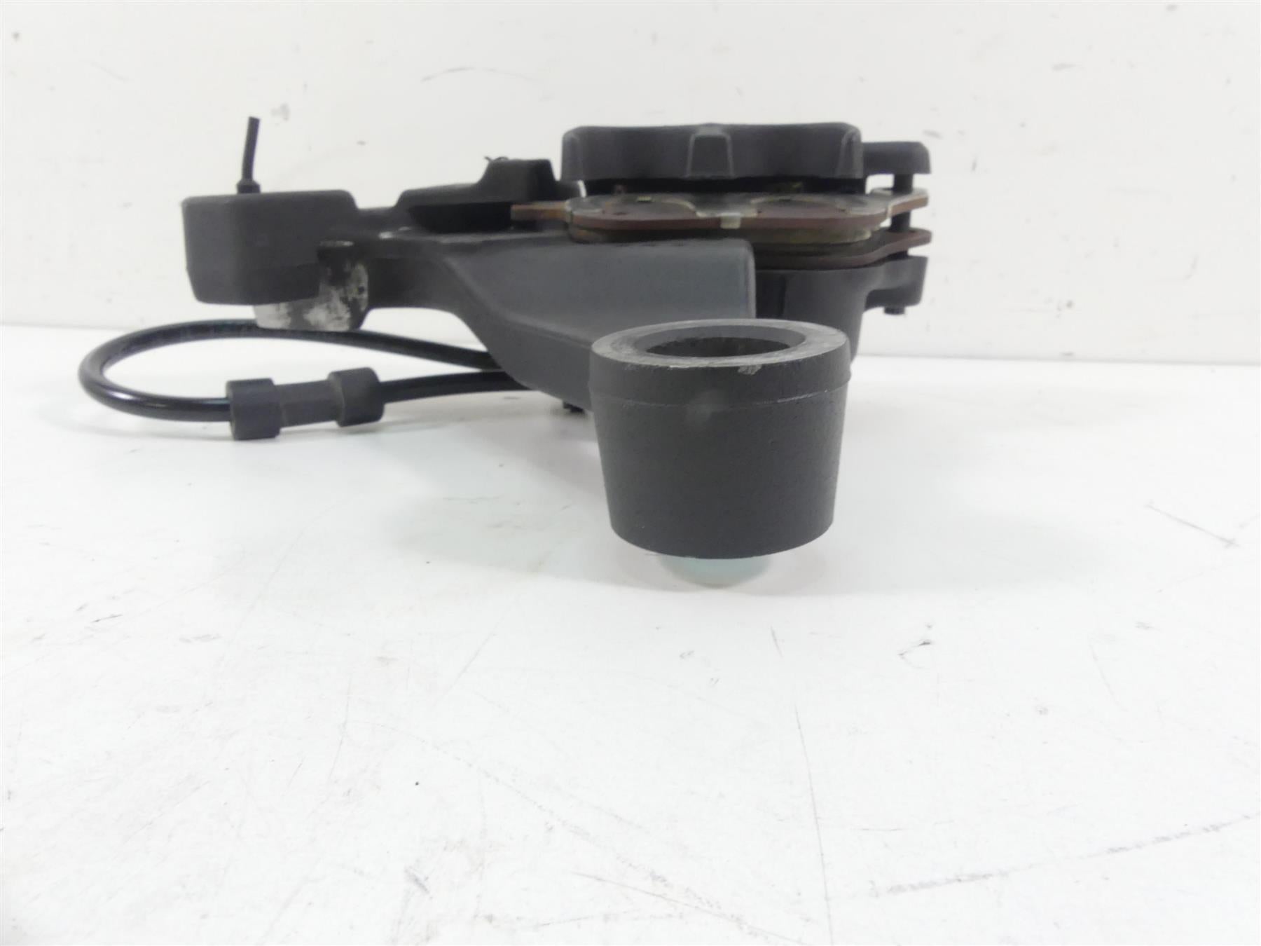 2015 Harley FXDF Dyna Fat Bob Rear Brake Caliper + Line For 25mm Axle 40908-08 {{ shop.shopifyCountryName }} - Mototech271