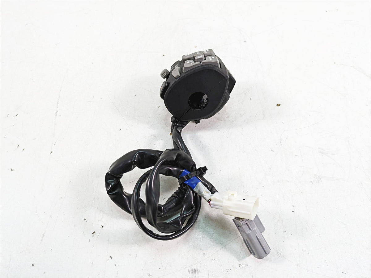 2018 Kawasaki ZX1002 Ninja H2 SX Left Cruise Control Switch - Read 46091-0435 {{ shop.shopifyCountryName }} - Mototech271