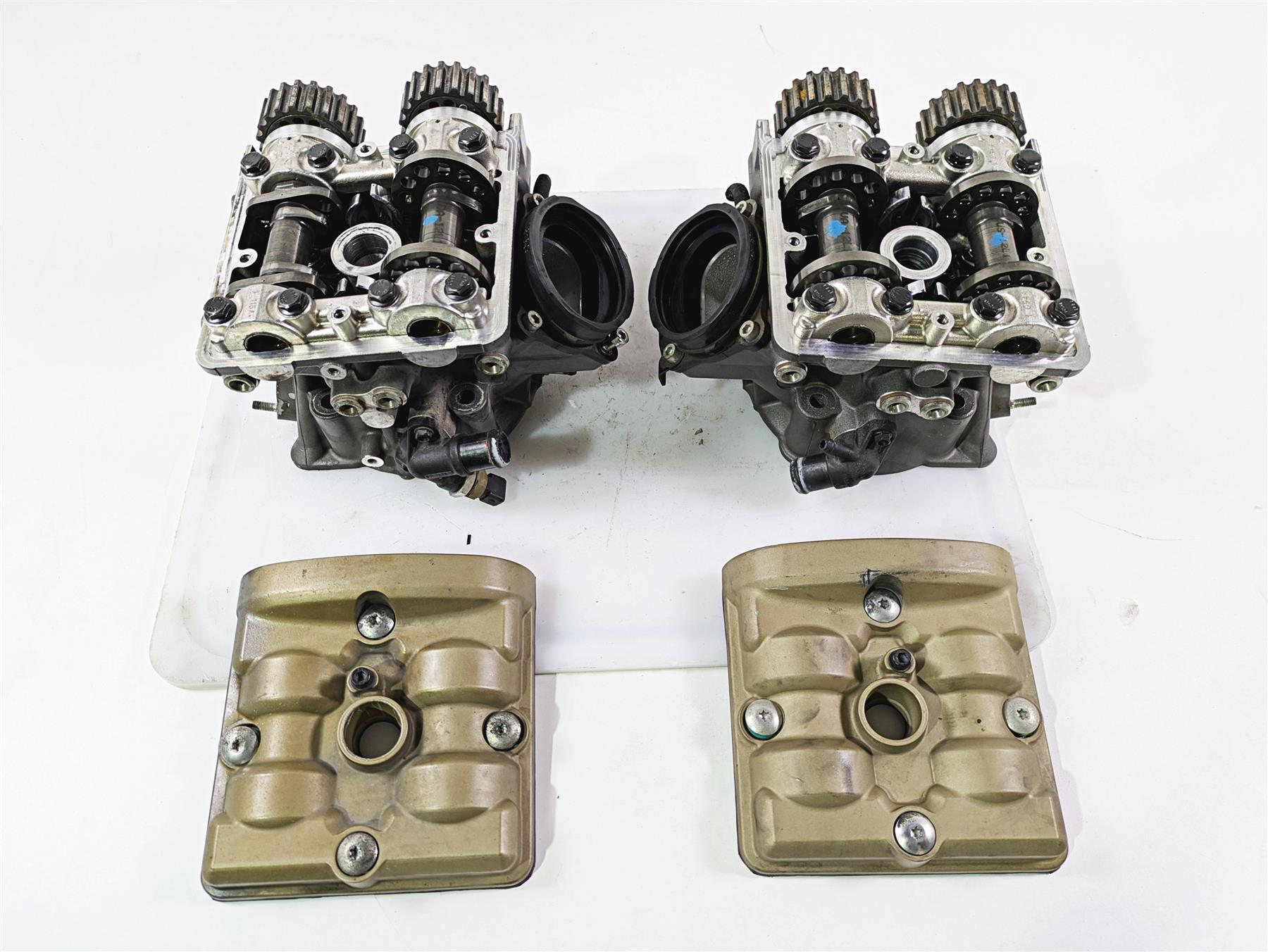 2012 Ducati Streetfighter 848 Cylinderhead Cylinder Heads 30123301AB 30122782AB