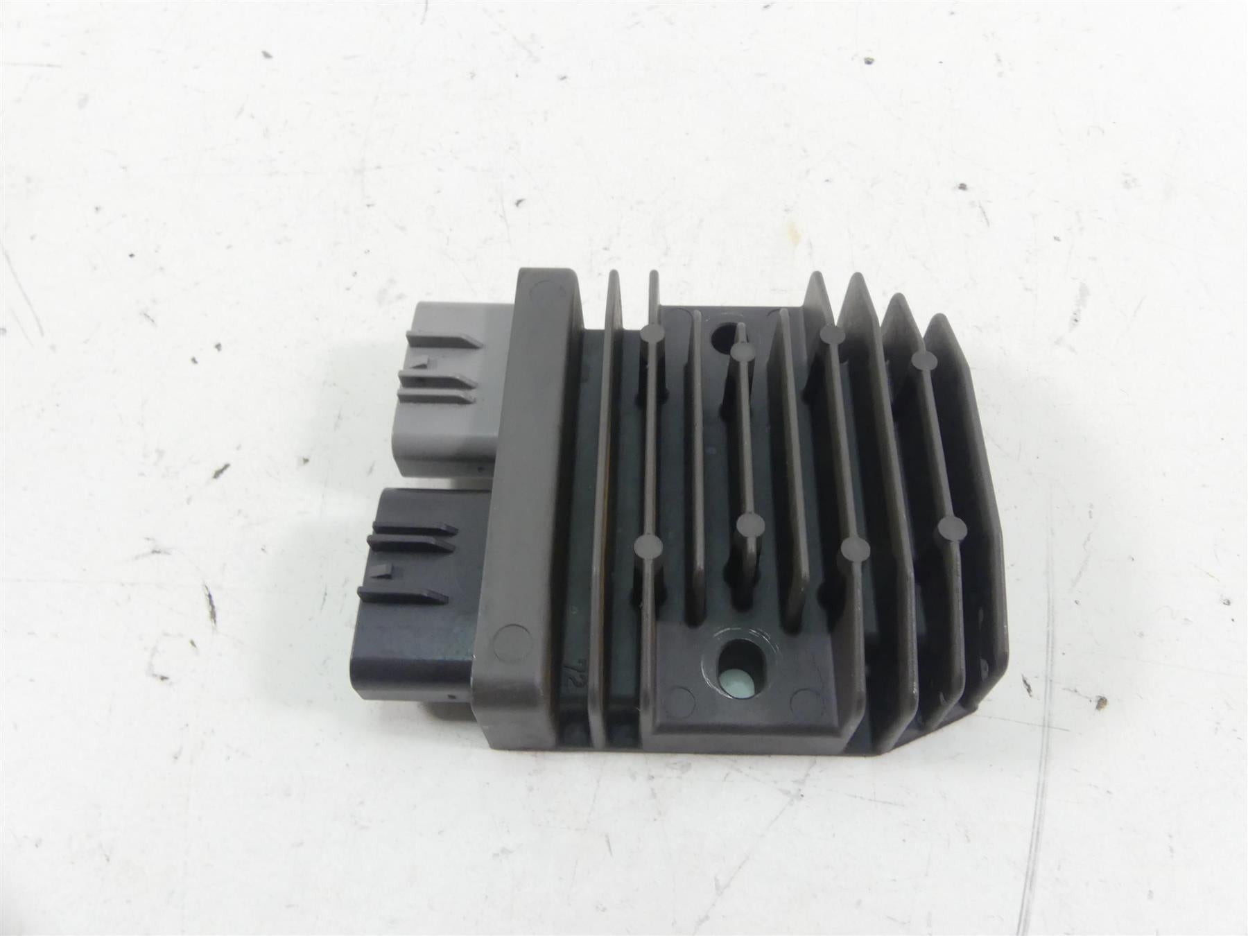 2017 Triumph Thruxton 1200 R Rectifier Voltage Regulator FH020AA T1300679 {{ shop.shopifyCountryName }} - Mototech271