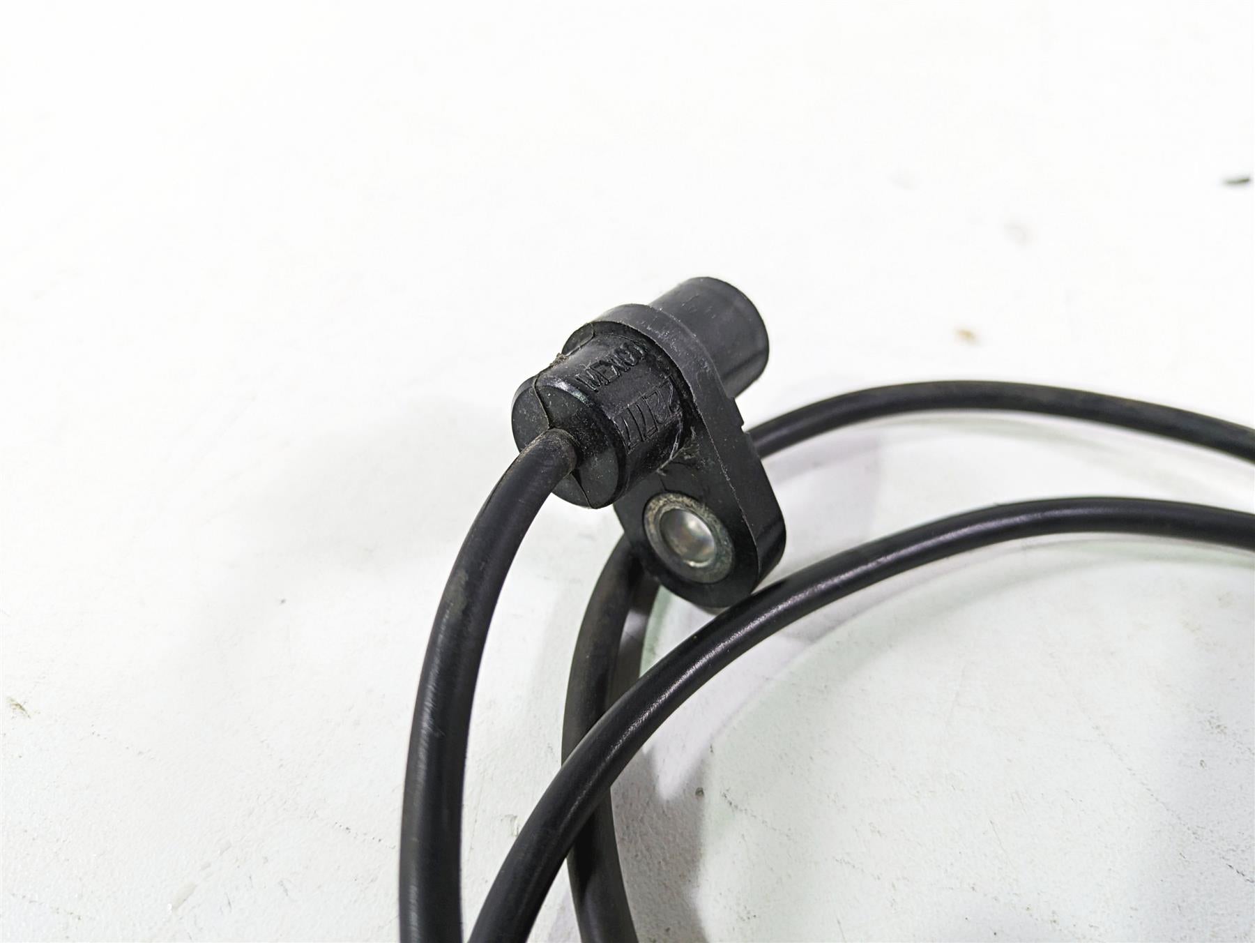2018 Indian Chieftain Dark Horse Front Brake Abs Wheel Speed Sensor 4013251 {{ shop.shopifyCountryName }} - Mototech271