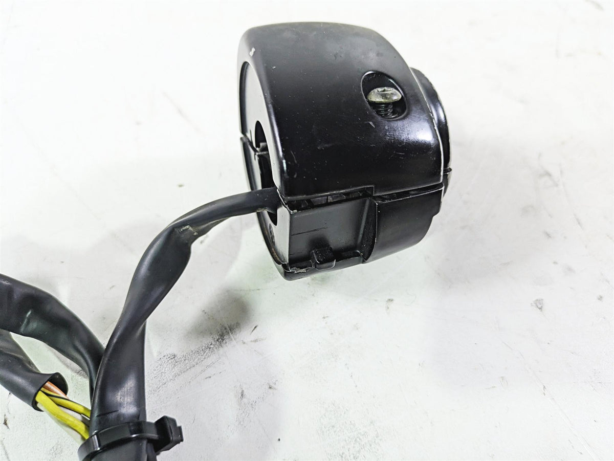 2004 Harley FLSTCI Softail Heritage Left Hand Control Switch 71682-06A 71685-06A {{ shop.shopifyCountryName }} - Mototech271