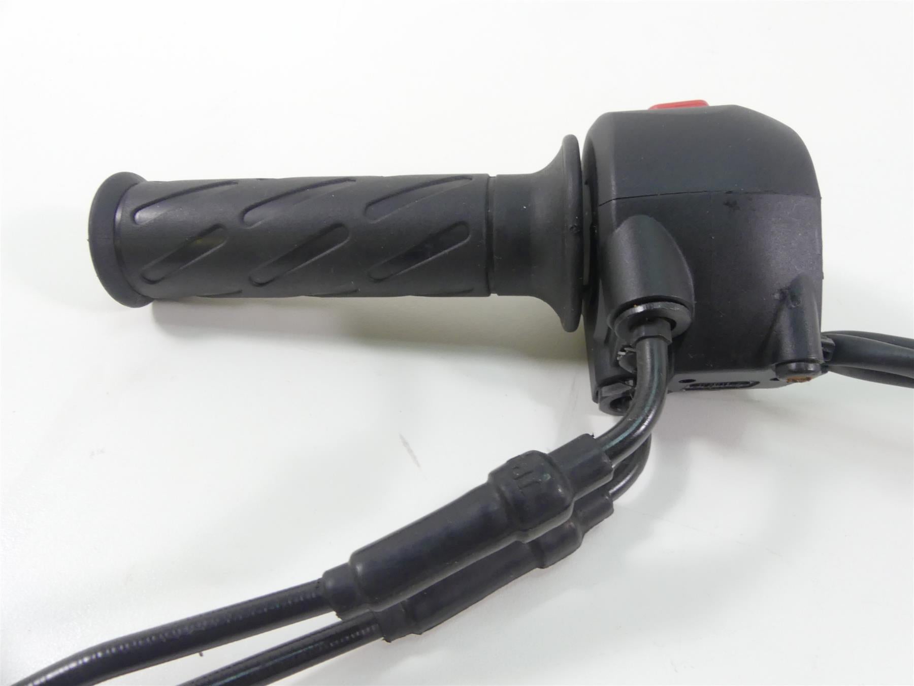 2016 Moto Guzzi V7 II Special 750 Right Hand Control Switch Set - Read B063135 {{ shop.shopifyCountryName }} - Mototech271