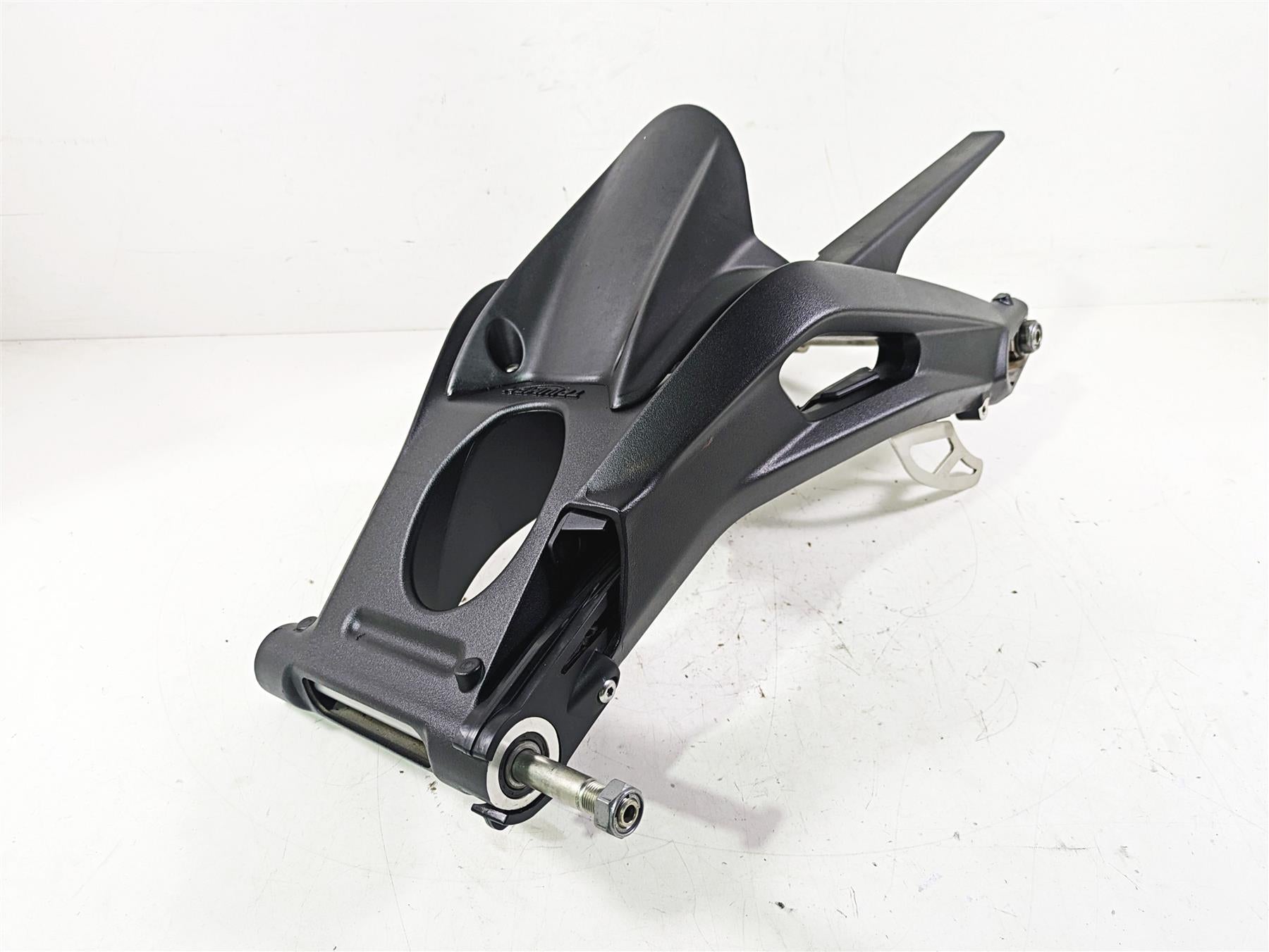 2023 Triumph Street Triple 765 RS Rear Swingarm Swing Arm + Axle & Guard 2050274 {{ shop.shopifyCountryName }} - Mototech271