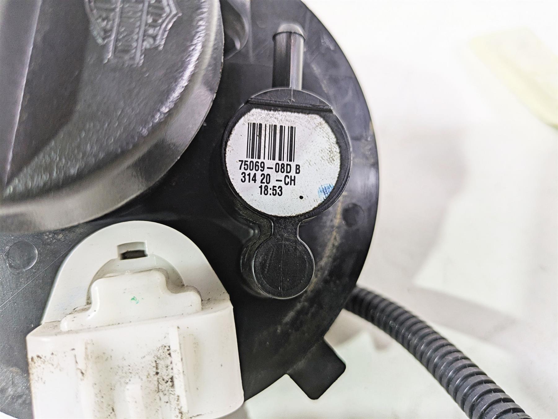 2021 Harley Touring FLTRX Road Glide Fuel Gas Petrol Pump - Read 75069-08D {{ shop.shopifyCountryName }} - Mototech271