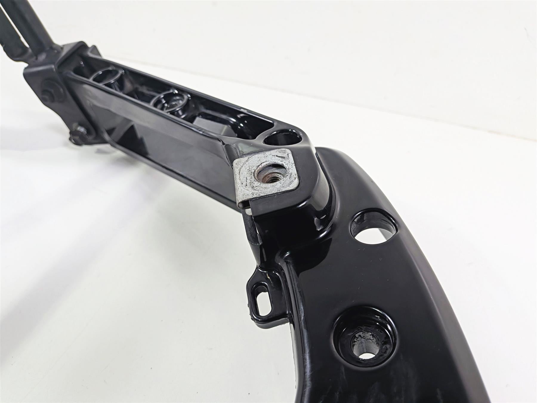 2020 Harley Touring FLTRK Road Glide Saddlebag Holder Carrier Set 90201319 {{ shop.shopifyCountryName }} - Mototech271