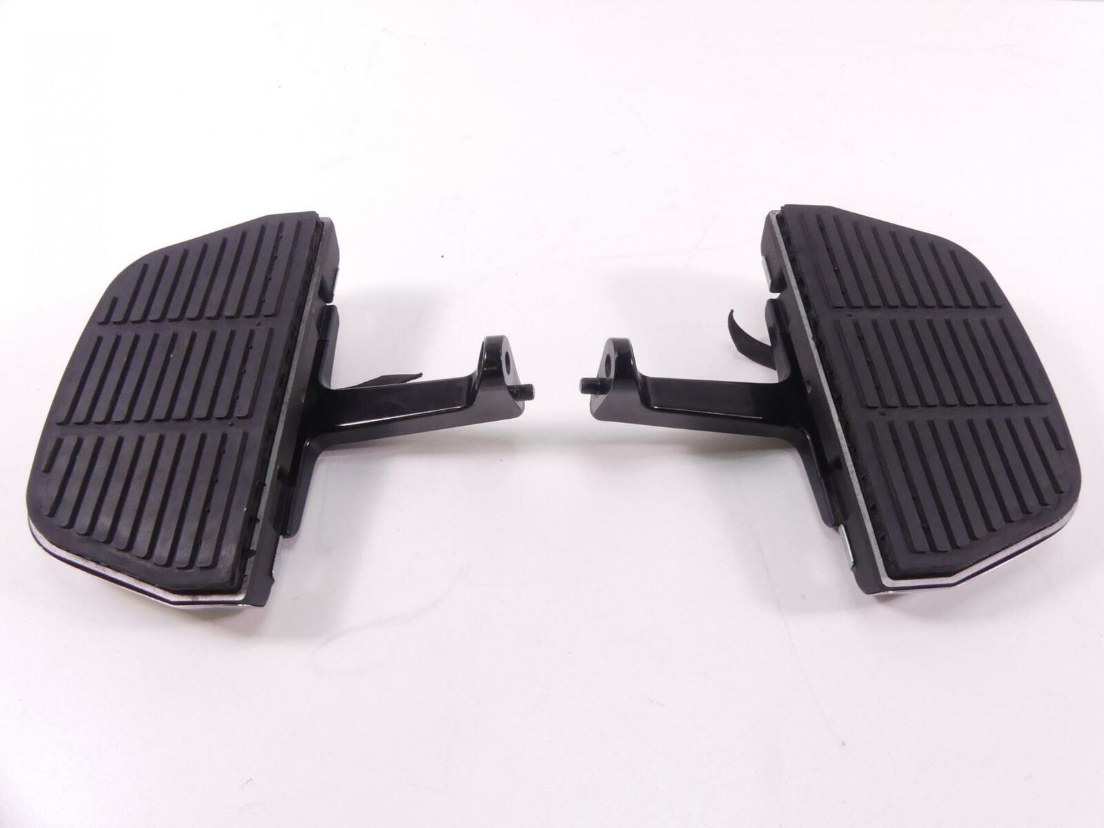 2001 Harley Touring FLHTCUI Electra Glide Passenger Floor Board Set 52719-93B {{ shop.shopifyCountryName }} - Mototech271