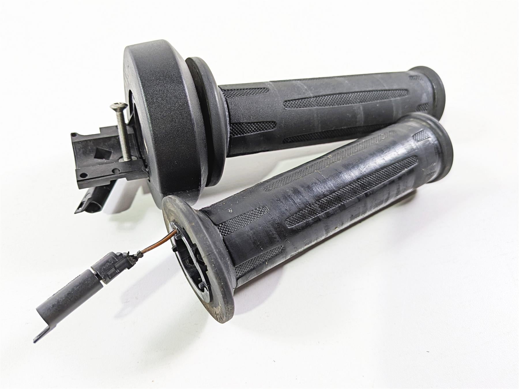 2015 BMW R1200GS K50 Left Right Heated Hand Grip Cruise 61318552124 {{ shop.shopifyCountryName }} - Mototech271