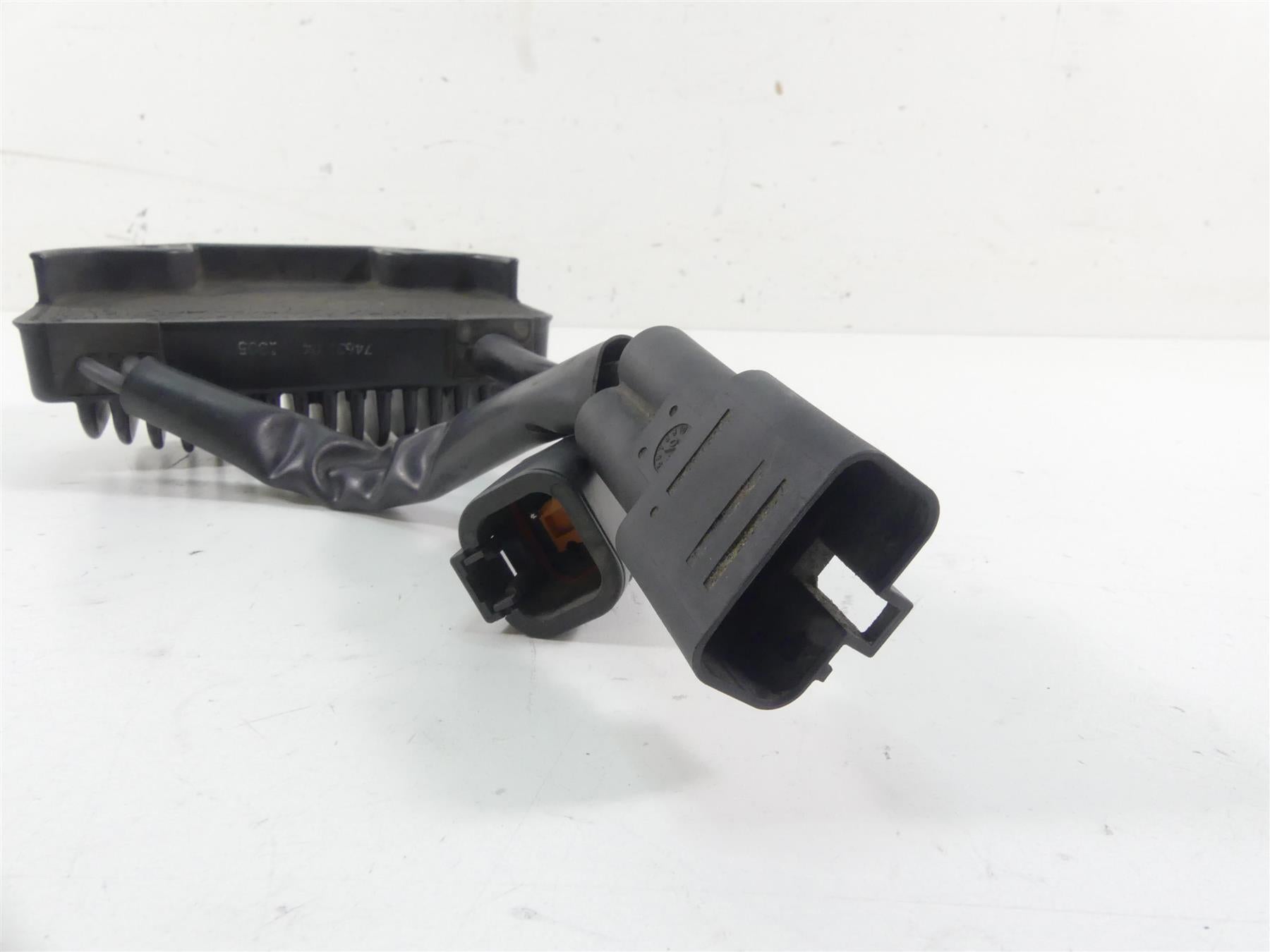 2005 Harley Dyna FXDLI Low Rider Rectifier Voltage Regulator 74631-04 {{ shop.shopifyCountryName }} - Mototech271
