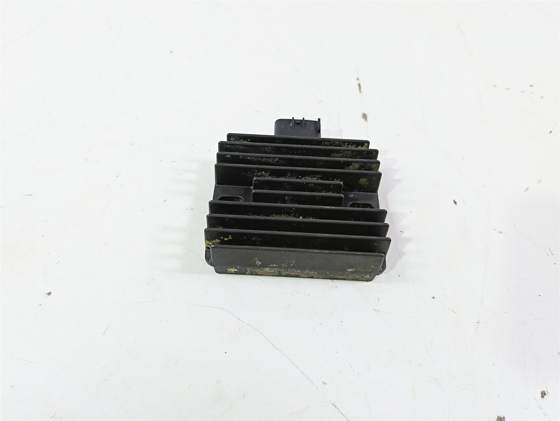2006 Yamaha GP1300R Waverunner Rectifier Voltage Regulator 68V-81960-00-00 {{ shop.shopifyCountryName }} - Mototech271