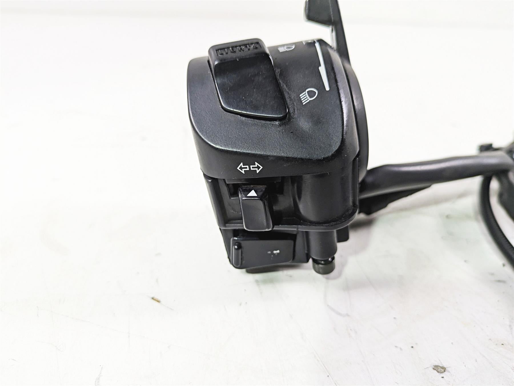 1998 Moto Guzzi California 1100 EV Left Hand Blinker Control Switch GU30738060 {{ shop.shopifyCountryName }} - Mototech271