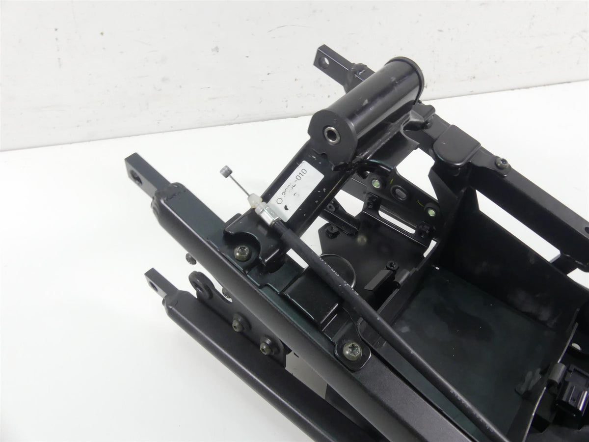 2008 Yamaha FZ1 Fazer Subframe Sub Frame & Inner Fender 2D1-21190-01-P0 {{ shop.shopifyCountryName }} - Mototech271