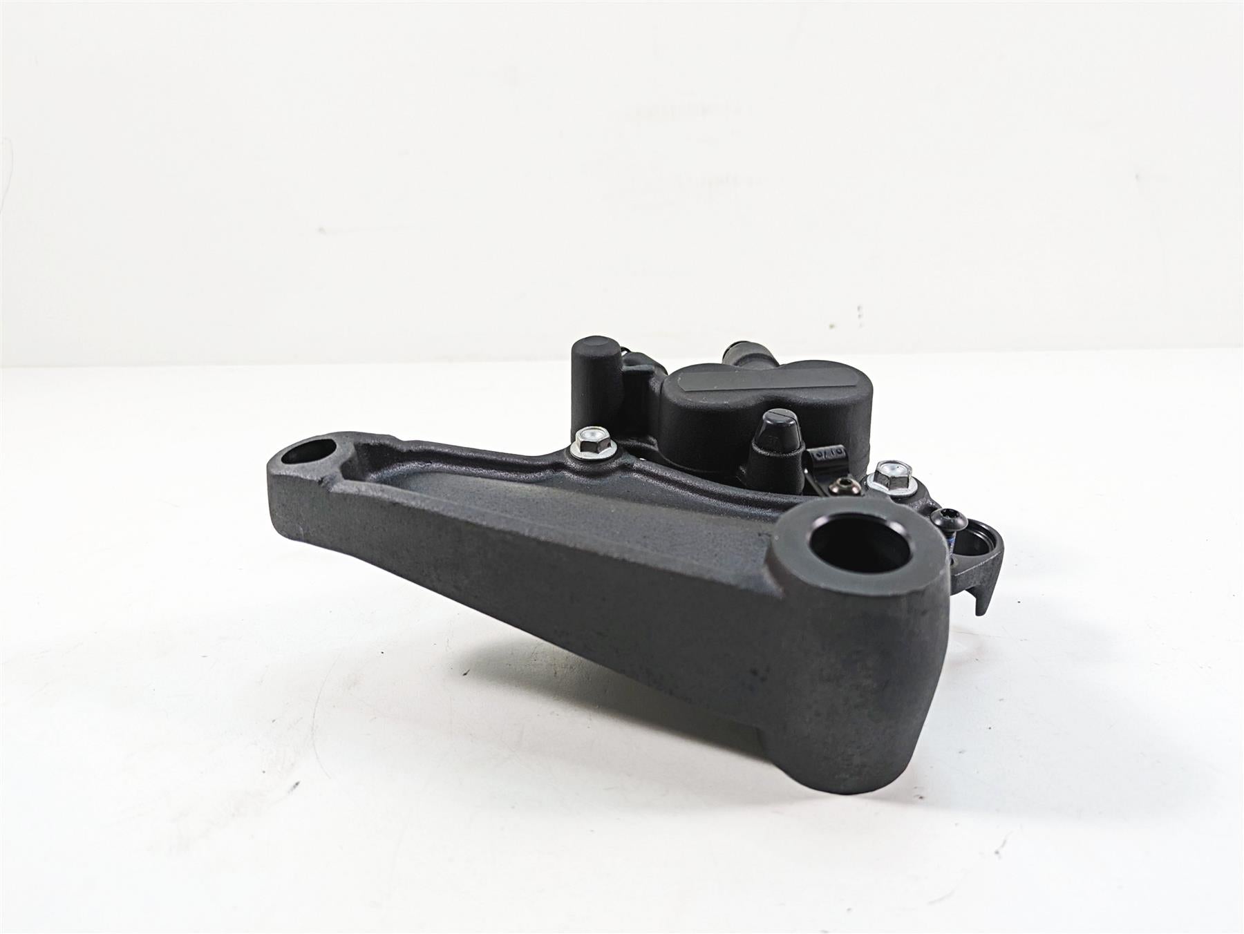 2020 Moto Guzzi V85 TT Adventure Nice Rear Brake Caliper & Bracket 2B000525 {{ shop.shopifyCountryName }} - Mototech271