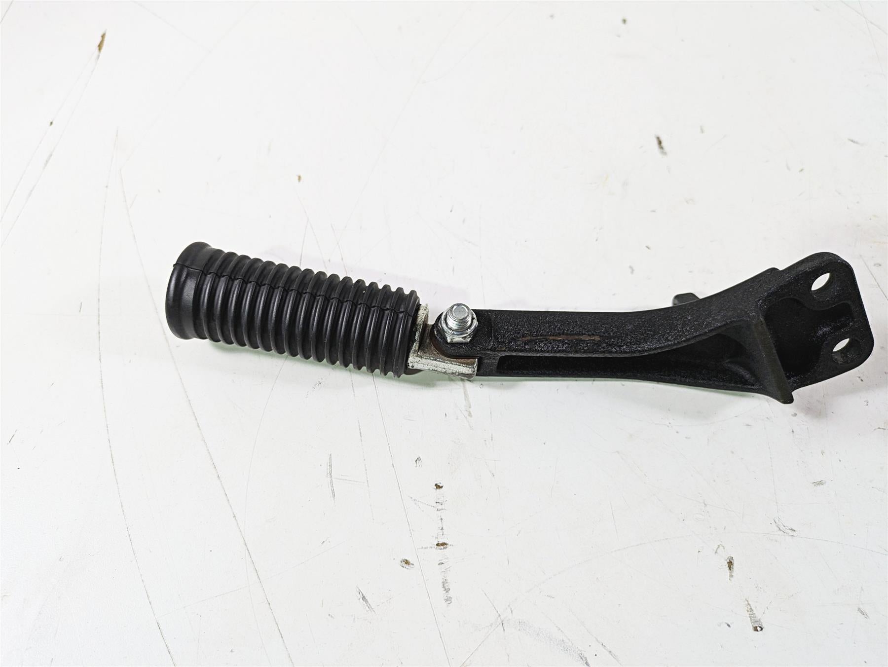 2015 Harley FXDL Dyna Low Rider Rear Passenger Footpeg Rest 49230-06 49224-06A {{ shop.shopifyCountryName }} - Mototech271