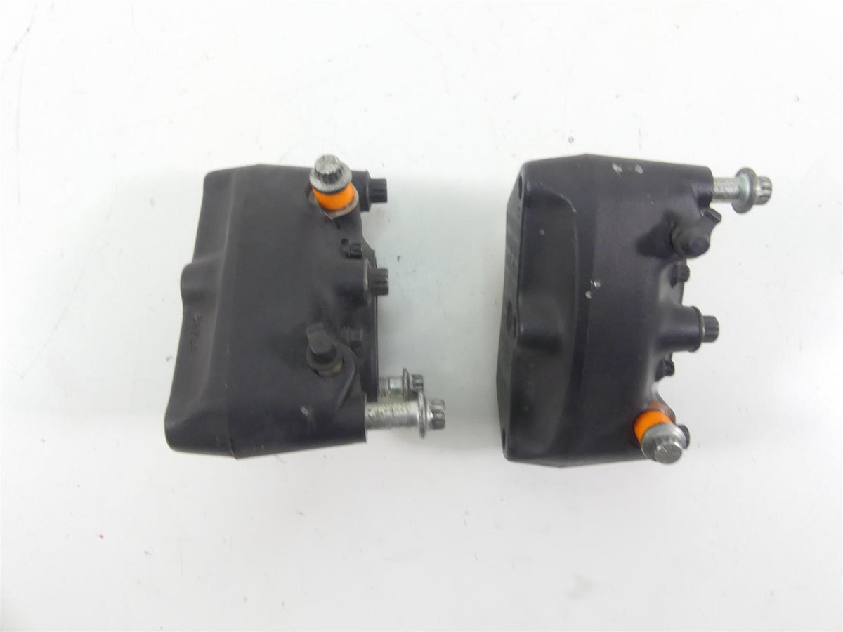 2005 Harley Touring FLHRSI Road King Front Brake Caliper Set 44023-00C 44046-00D {{ shop.shopifyCountryName }} - Mototech271