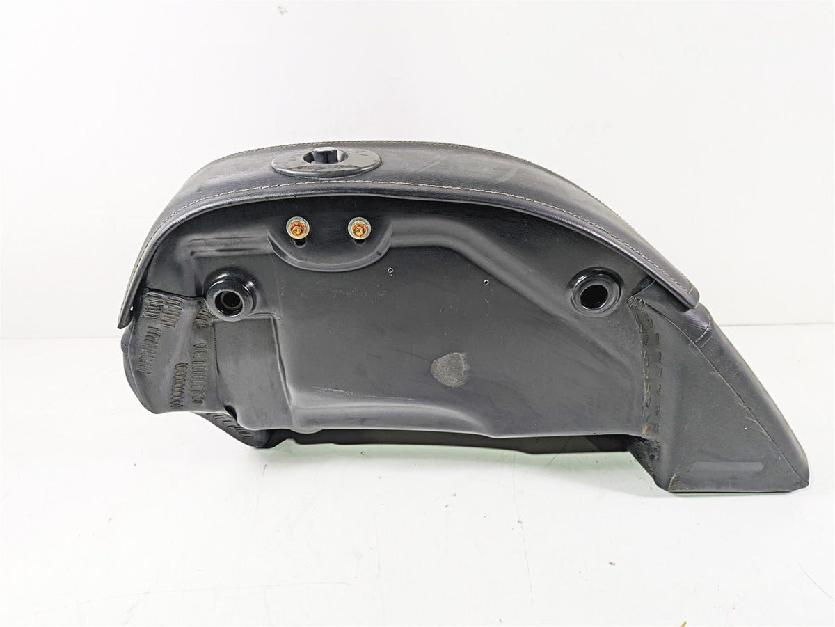 2007 Yamaha XVS1300 V-Star Tour Right Saddlebag + Mount 5S6-F8440-01-00 {{ shop.shopifyCountryName }} - Mototech271