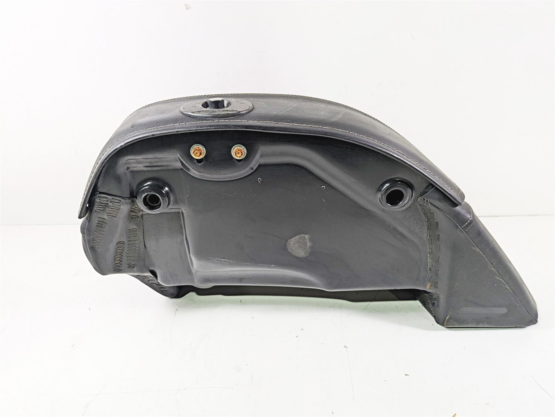 2007 Yamaha XVS1300 V-Star Tour Right Saddlebag + Mount 5S6-F8440-01-00 {{ shop.shopifyCountryName }} - Mototech271