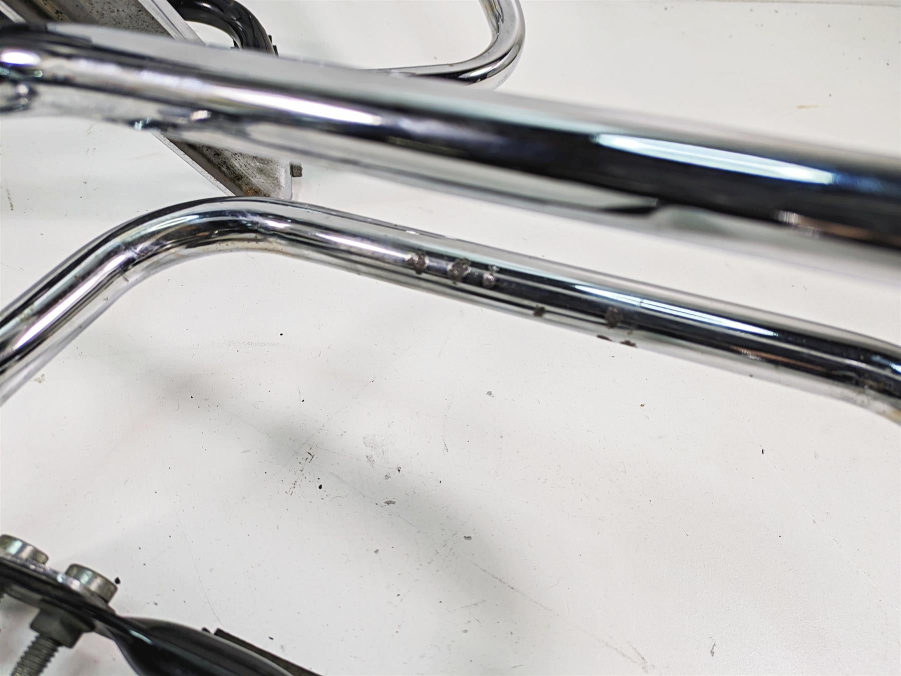 2006 Harley Touring FLHTCUI Electra Glide Saddlebag Guard Rail Set 49172-97 {{ shop.shopifyCountryName }} - Mototech271