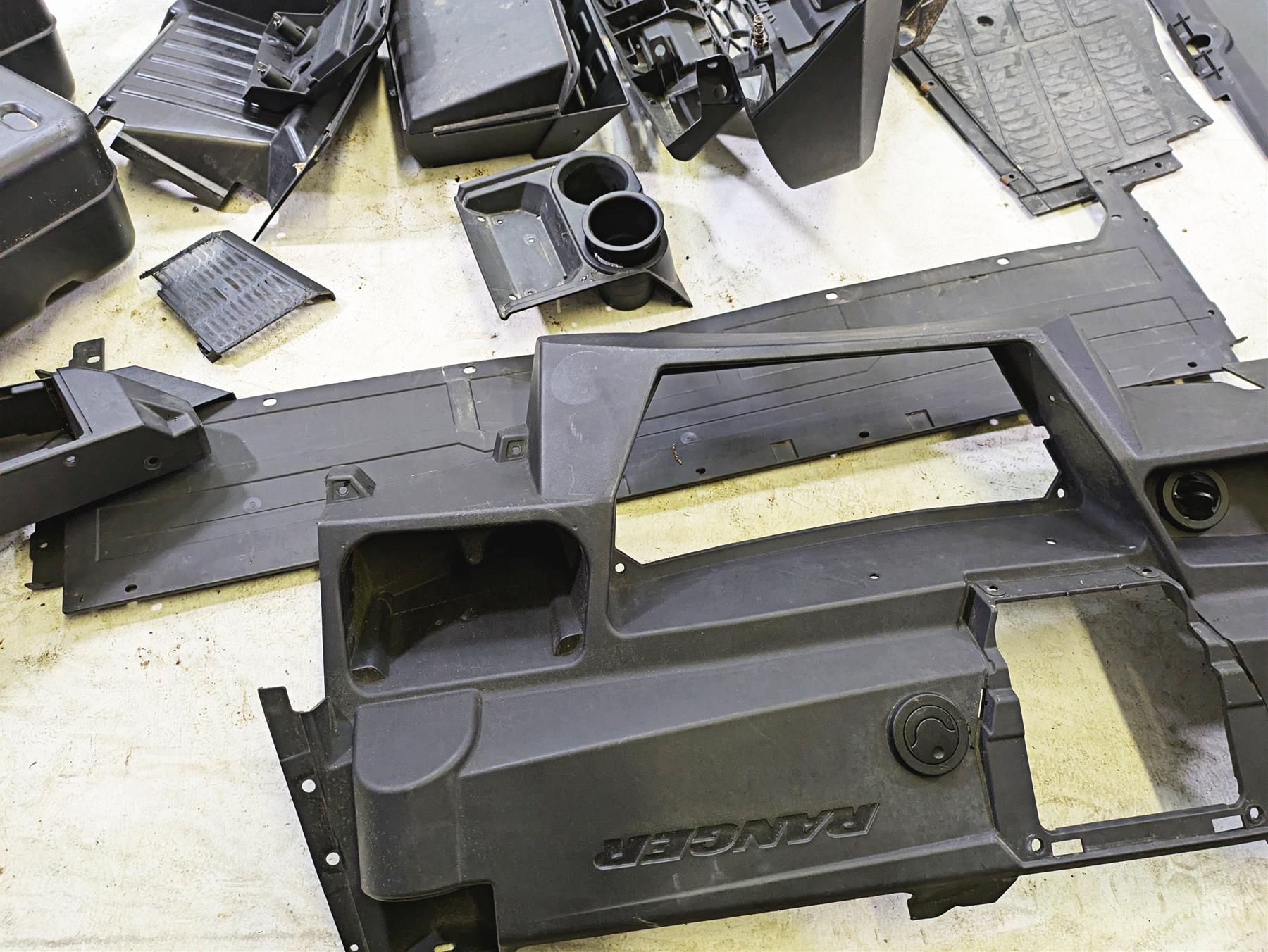 2022 Polaris Ranger 1000 Premium Bumper Dash Panel & Interior Covers 5455135 {{ shop.shopifyCountryName }} - Mototech271